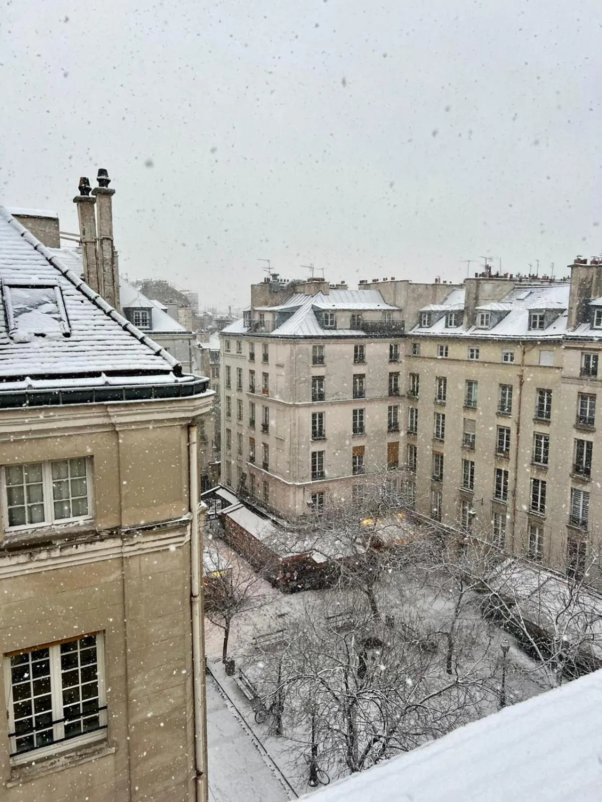 Property building in Pratic Hotel