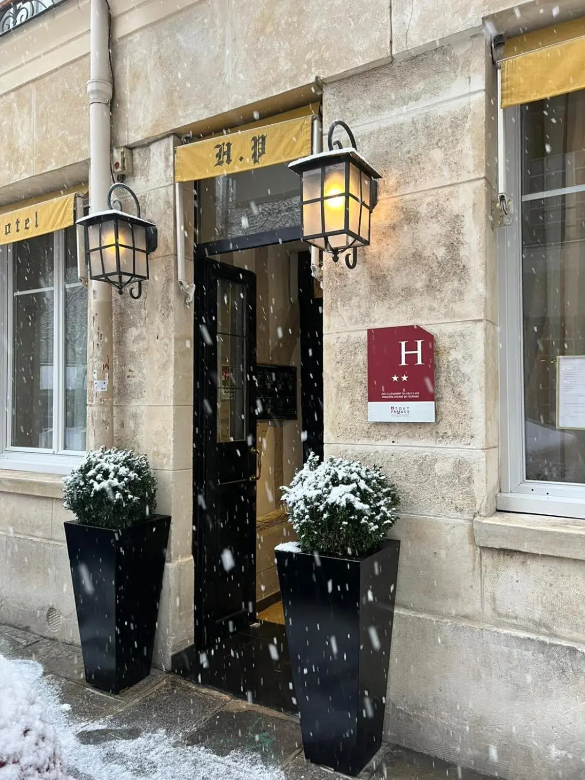 Property building in Pratic Hotel Property building in Pratic Hotel