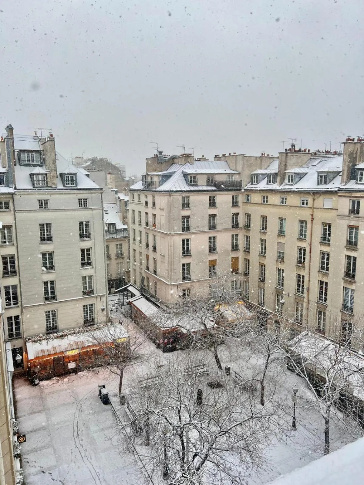 Property building in Pratic Hotel