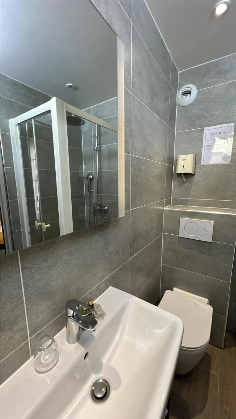 Shower in Pratic Hotel