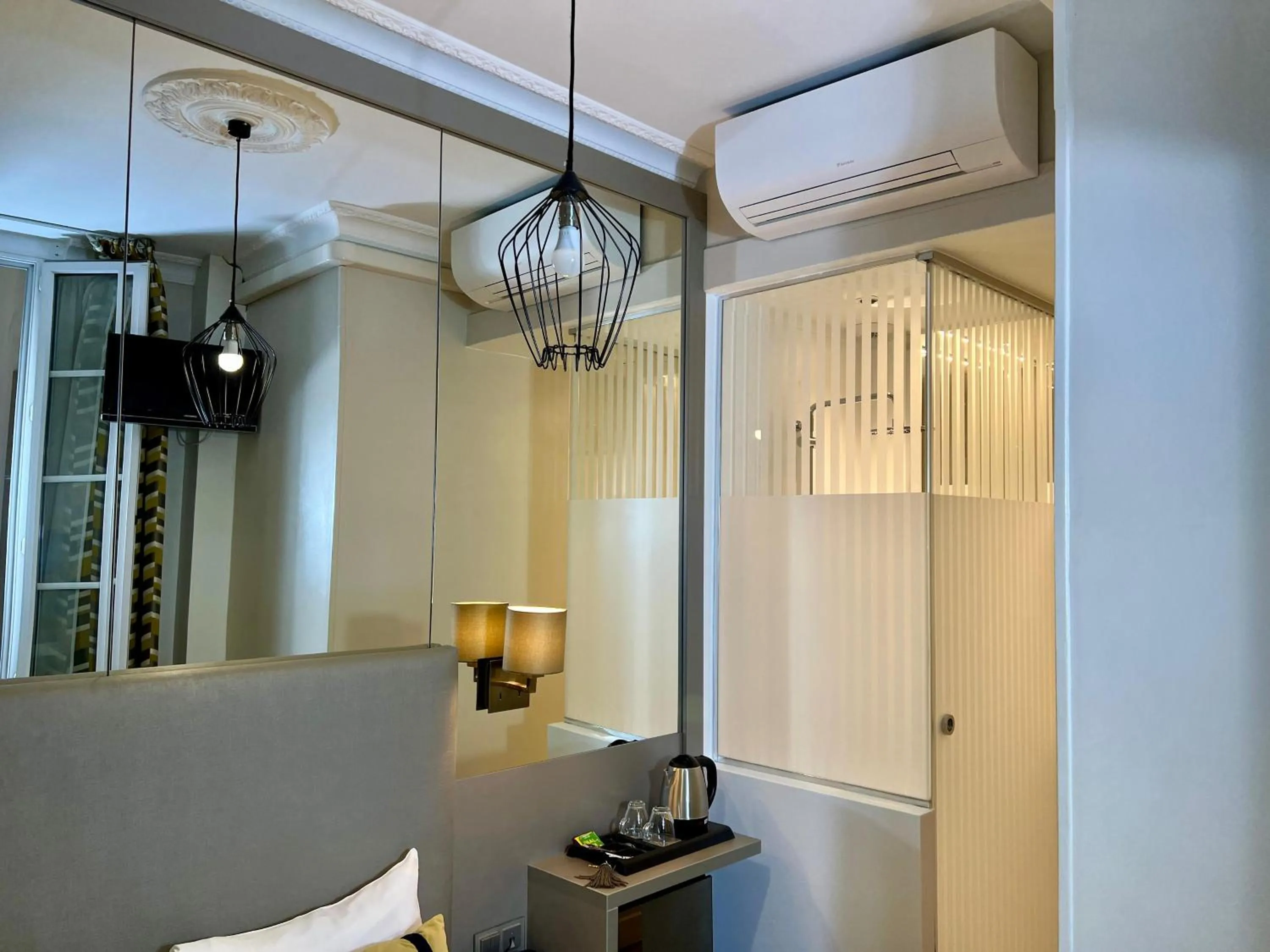 air conditioner in Pratic Hotel