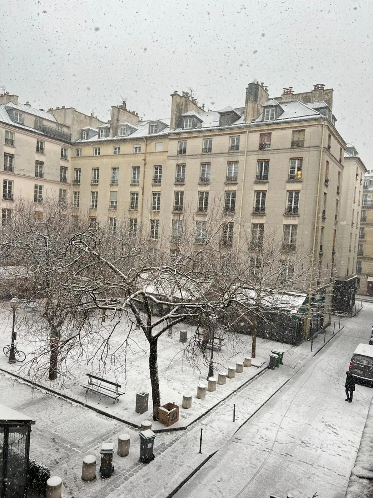 Property building in Pratic Hotel