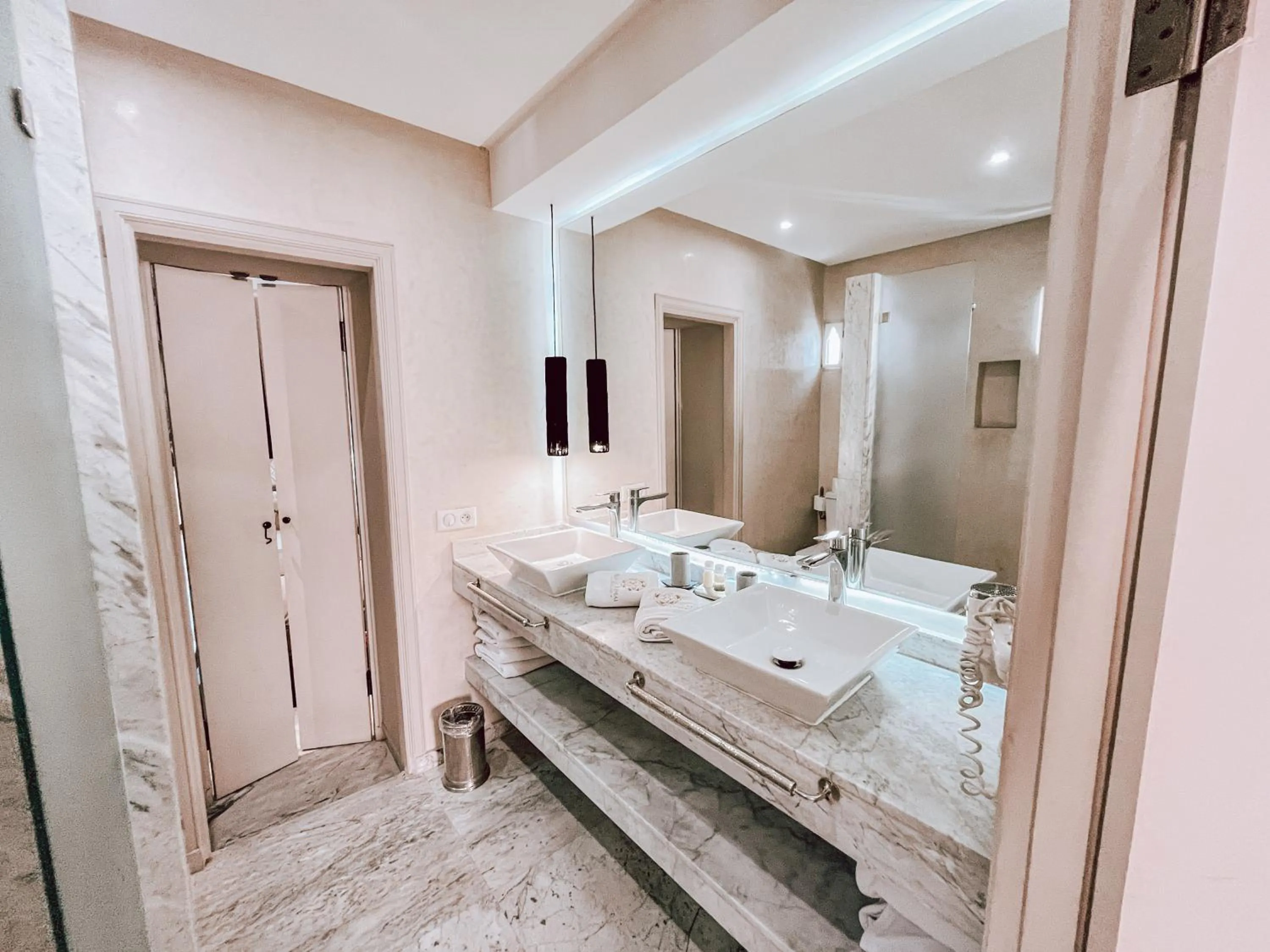 Shower in Riad Al Rimal & Spa