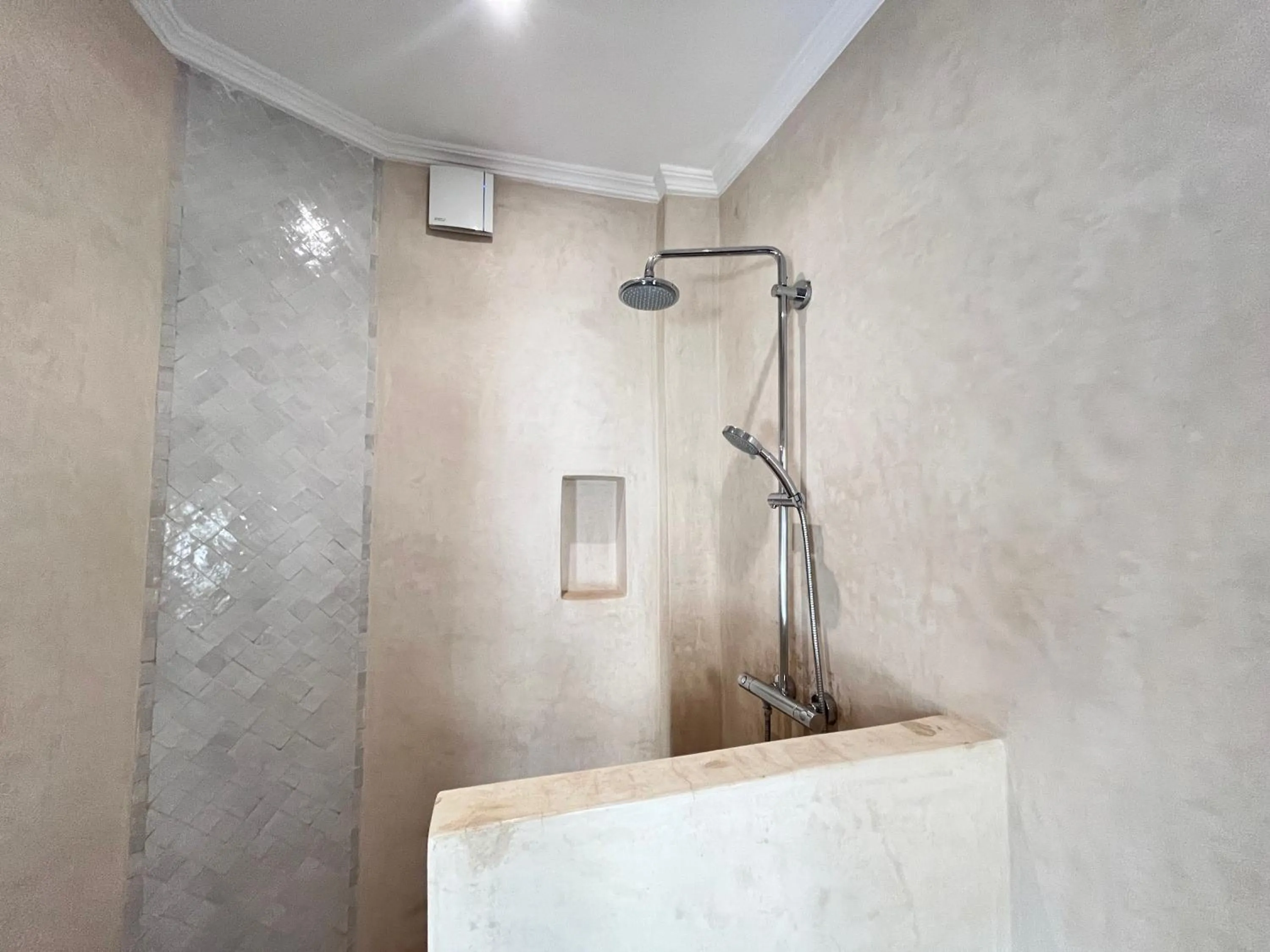 Shower in Riad Al Rimal & Spa