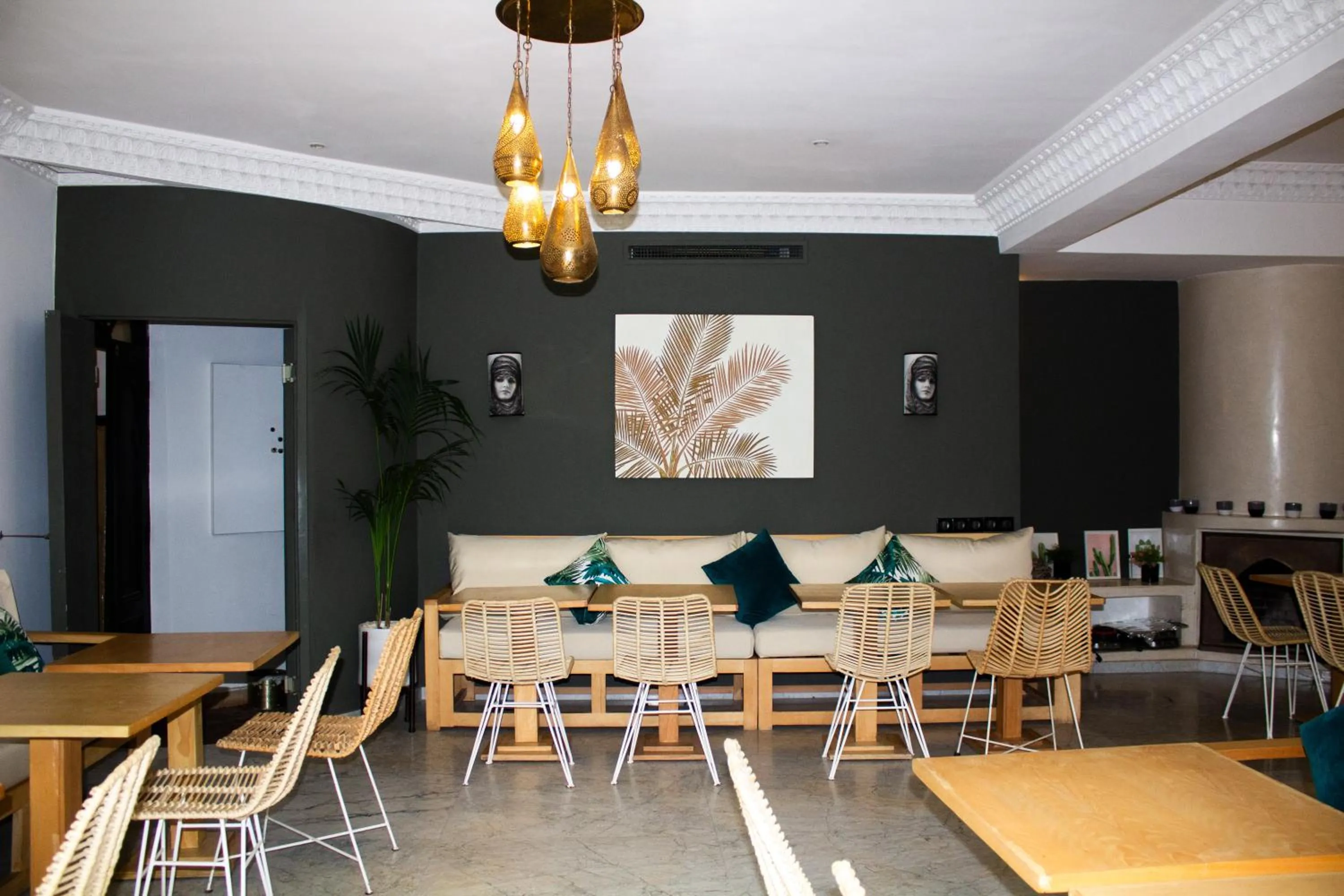 Restaurant/places to eat in Riad Al Rimal & Spa