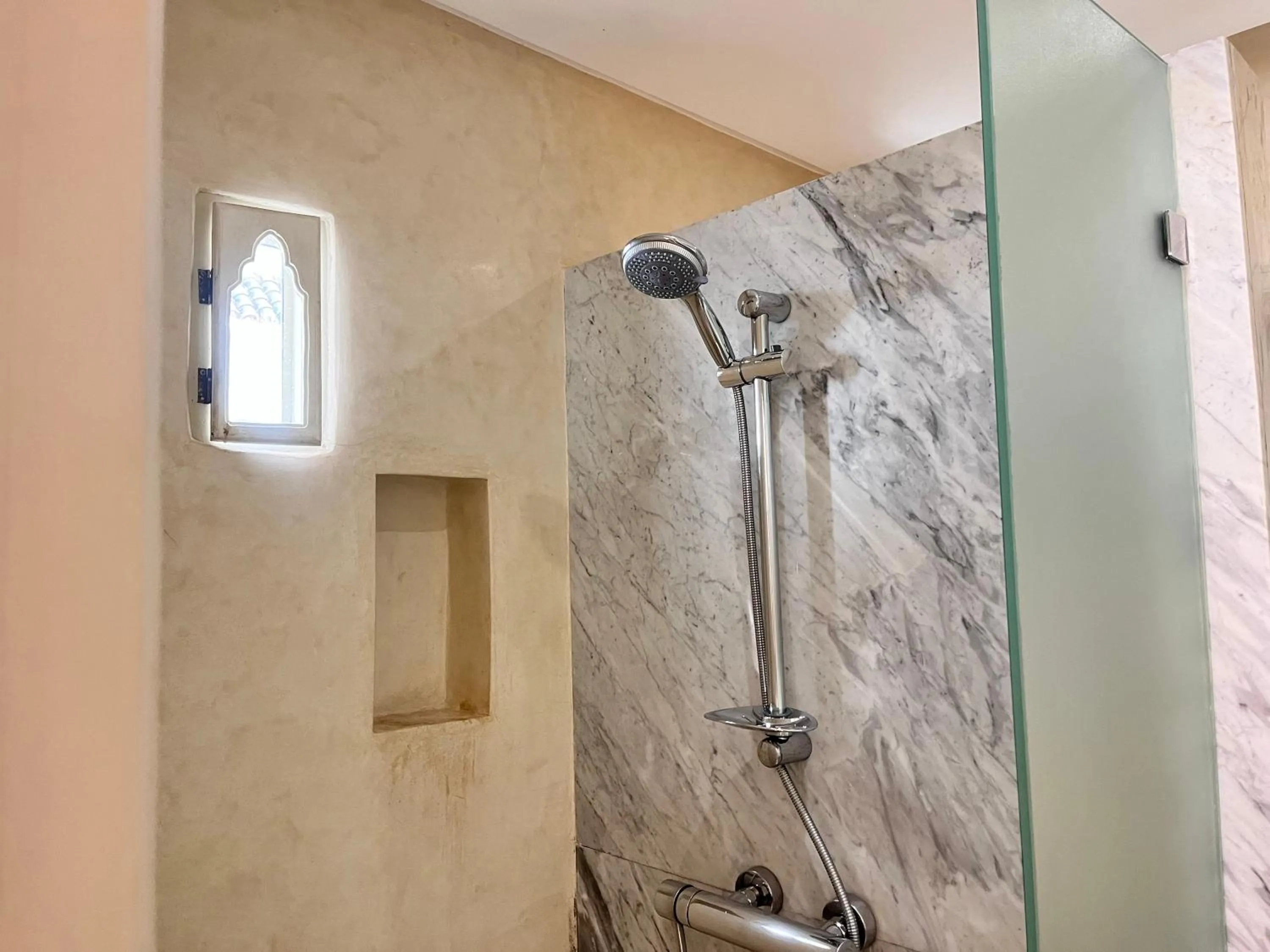 Shower in Riad Al Rimal & Spa