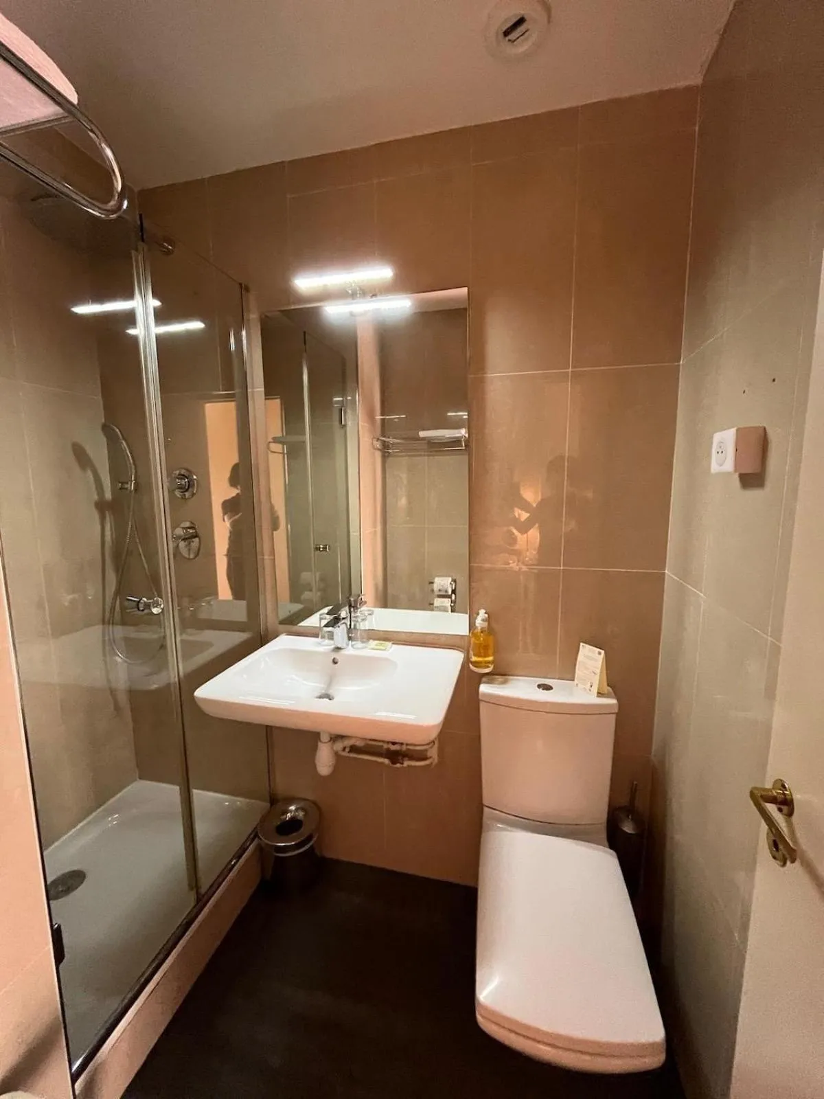 Bathroom in Les Quatre Dauphins