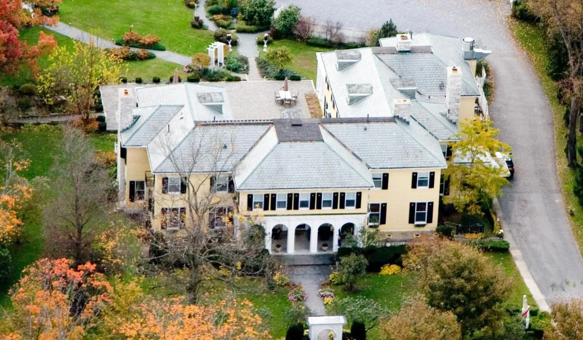 Bird's eye view in Lilac Inn Bird's eye view in Lilac Inn