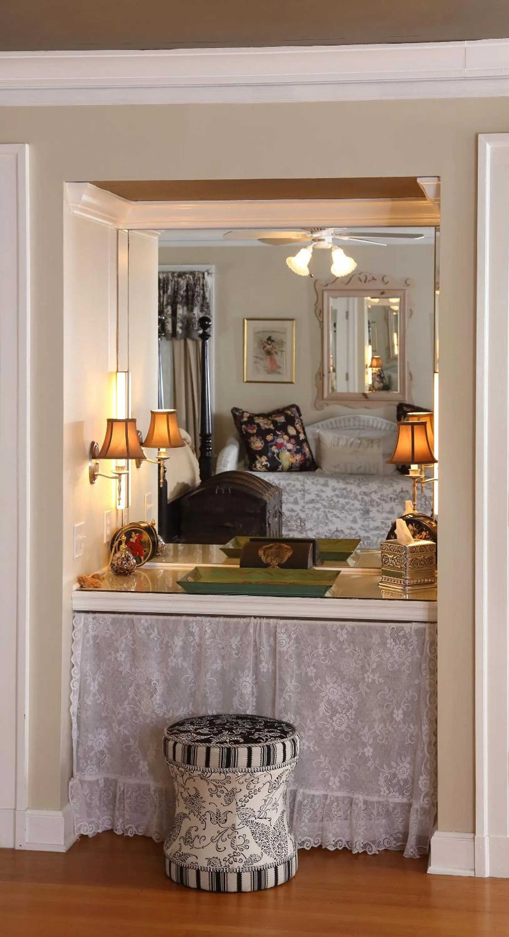 Seating area in Lilac Inn