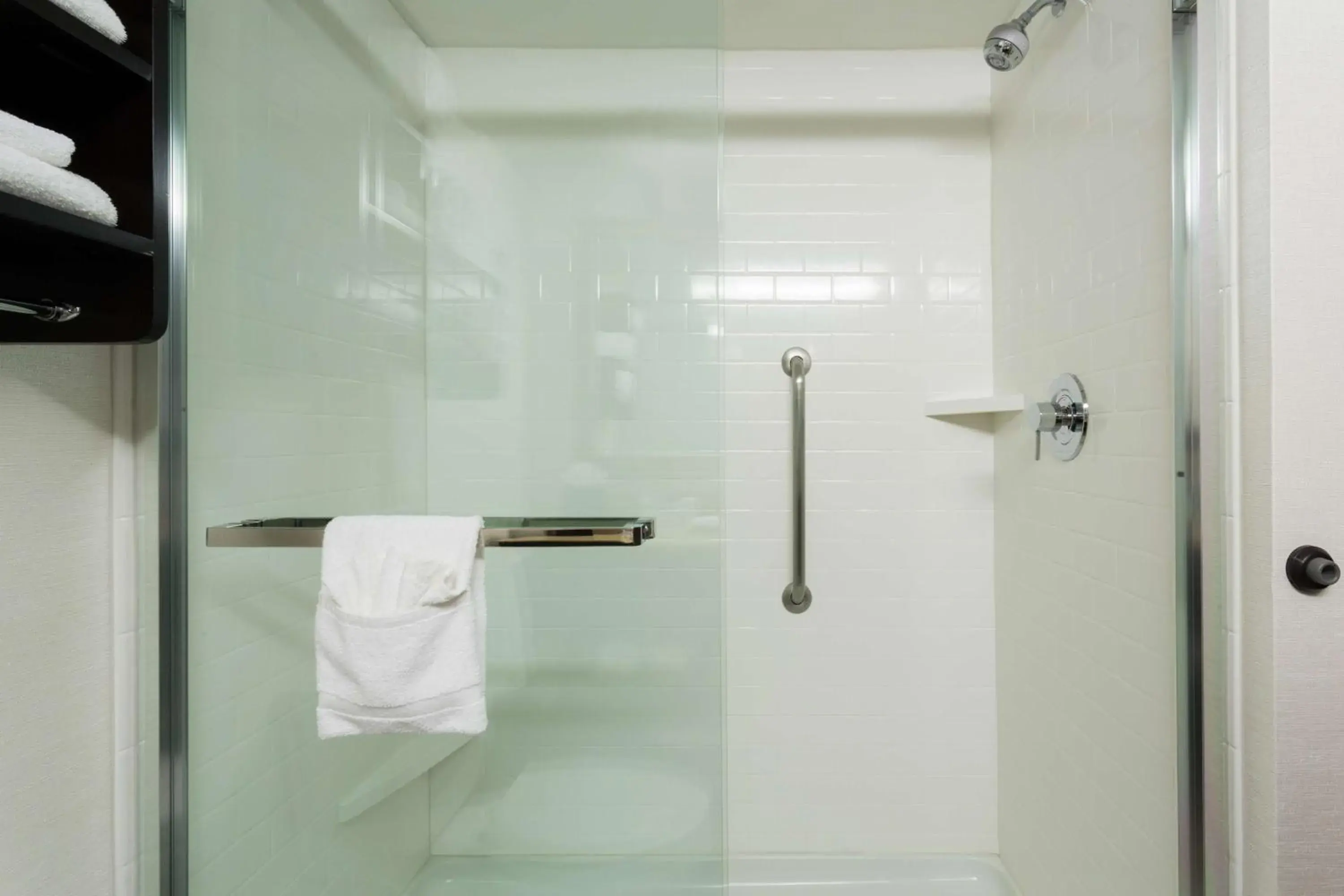 Bathroom in Hampton Inn Pittsburgh/West Mifflin Bathroom in Hampton Inn Pittsburgh/West Mifflin