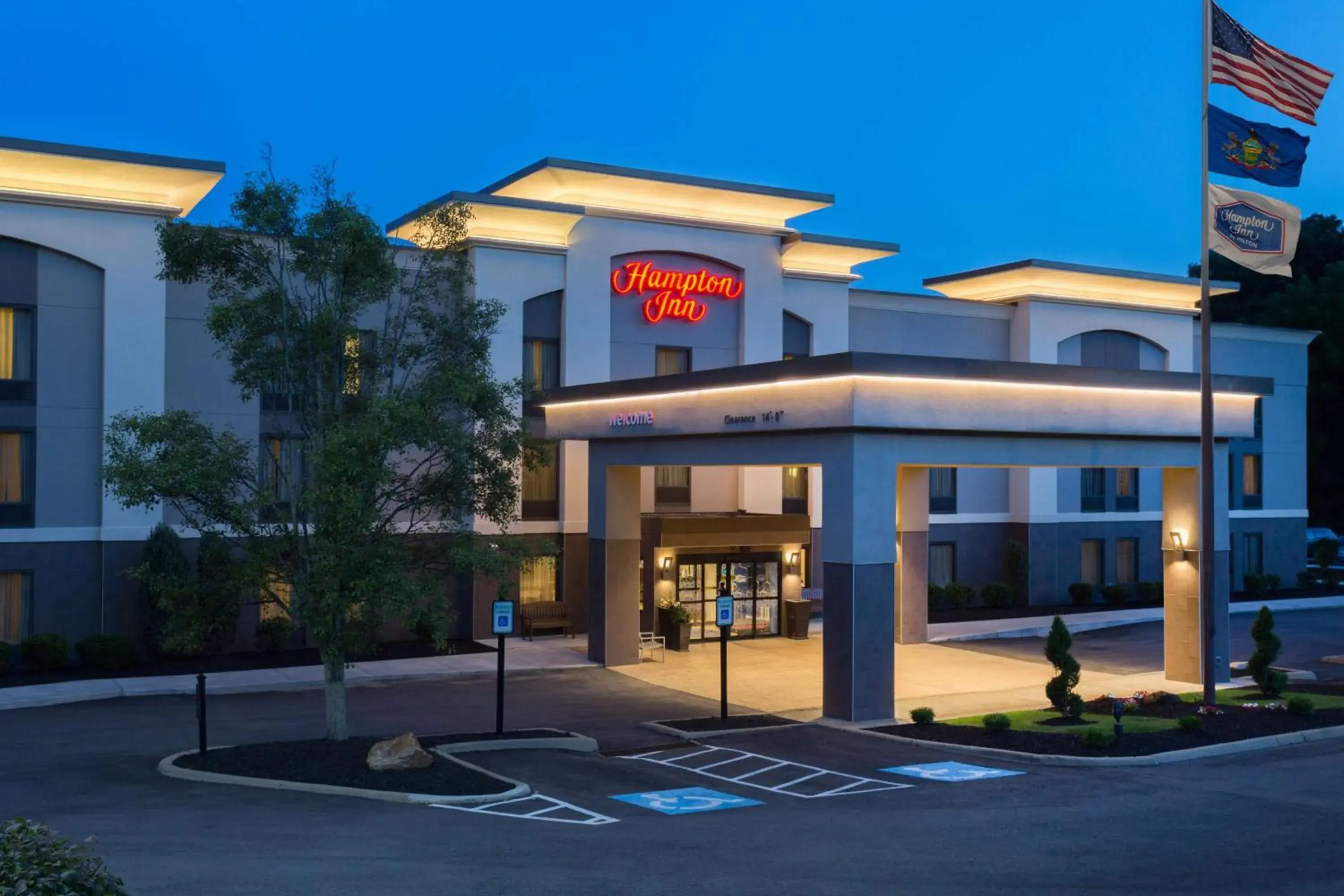 Property building in Hampton Inn Pittsburgh/West Mifflin Property building in Hampton Inn Pittsburgh/West Mifflin
