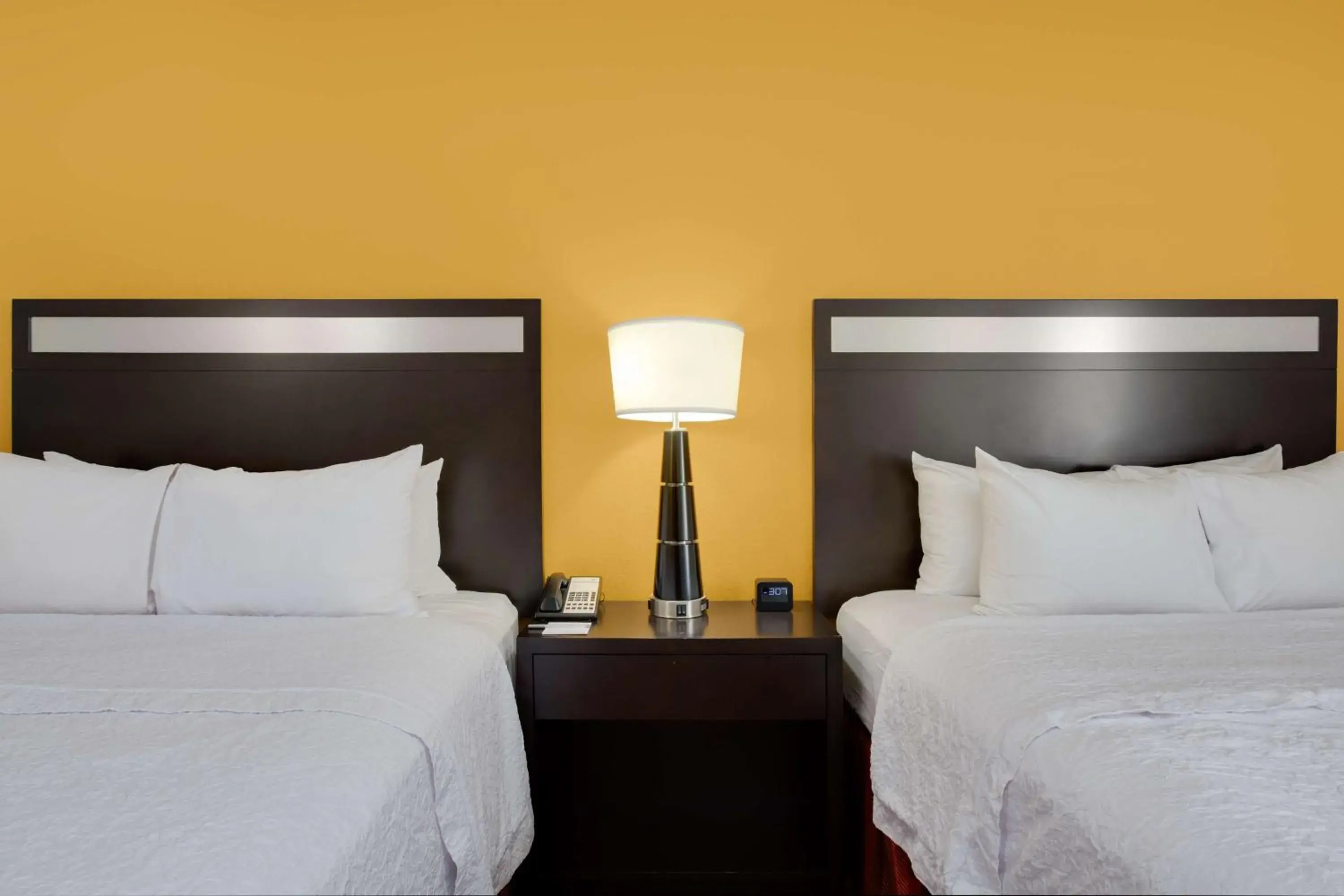 Bed in Hampton Inn Pittsburgh/West Mifflin Bed in Hampton Inn Pittsburgh/West Mifflin