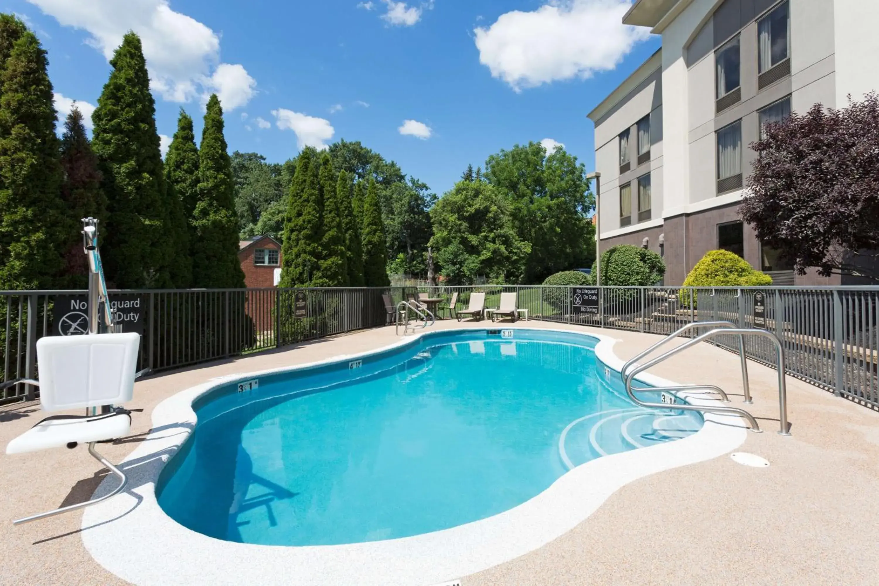 Pool view in Hampton Inn Pittsburgh/West Mifflin Pool view in Hampton Inn Pittsburgh/West Mifflin