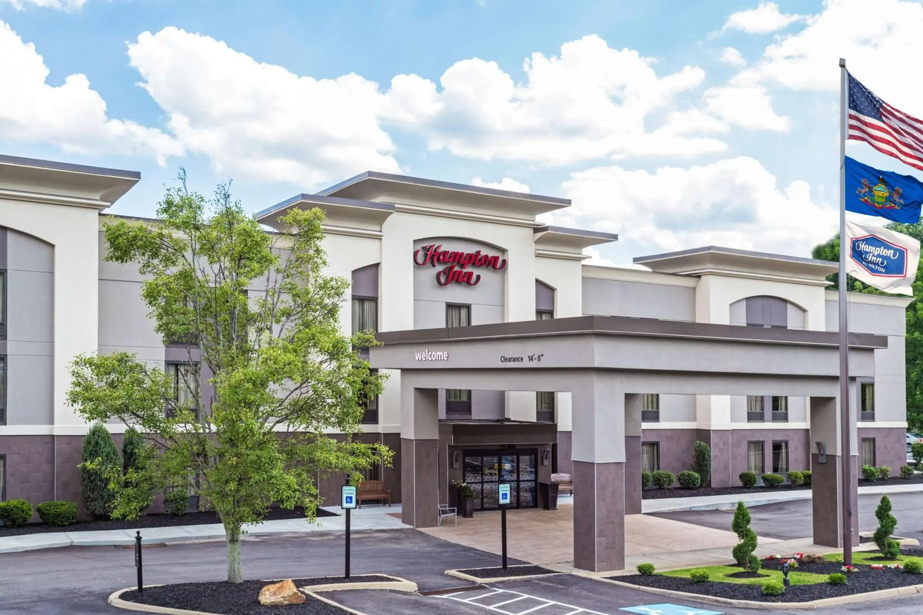 Property building in Hampton Inn Pittsburgh/West Mifflin Property building in Hampton Inn Pittsburgh/West Mifflin