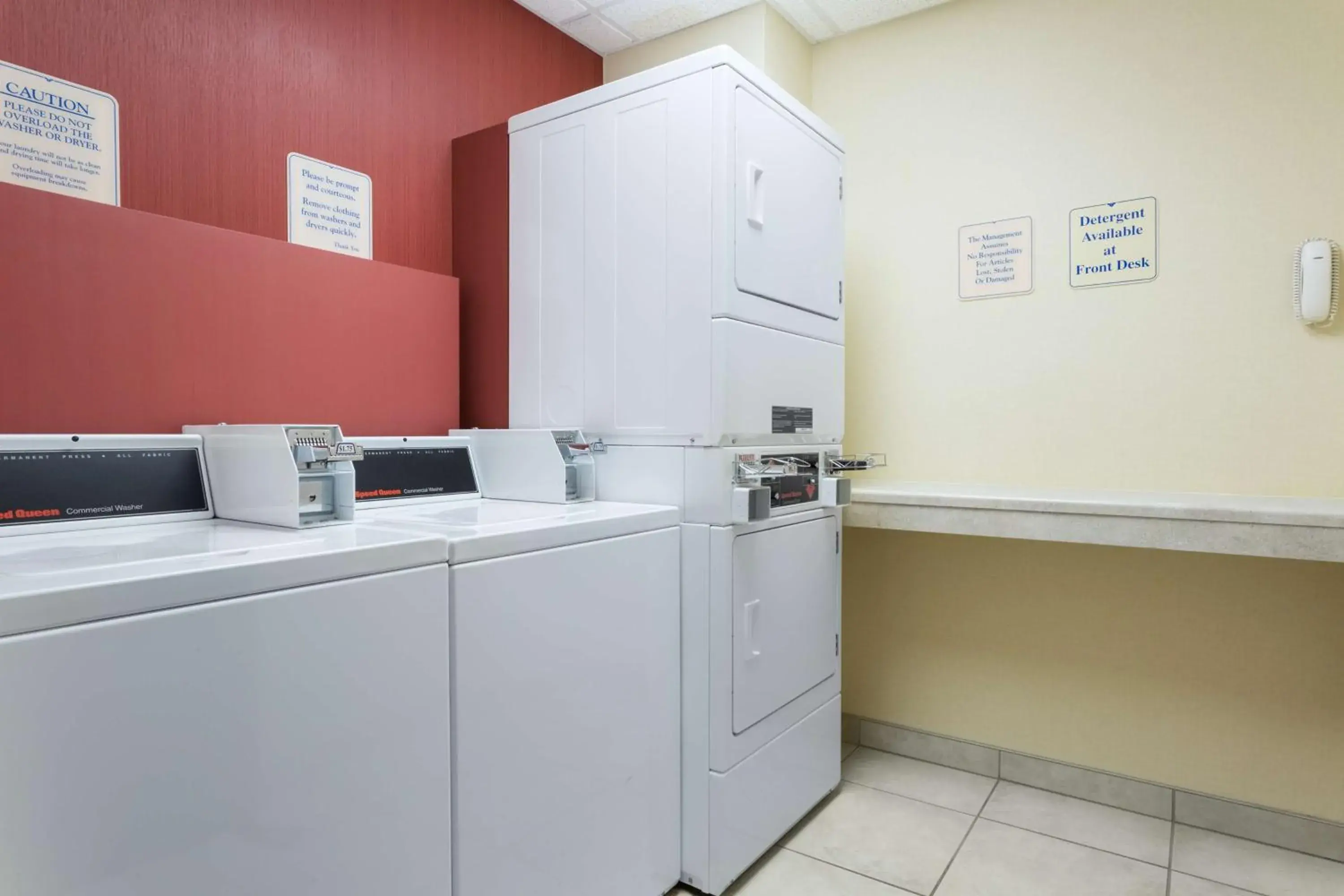 Property building in Hampton Inn Pittsburgh/West Mifflin Property building in Hampton Inn Pittsburgh/West Mifflin