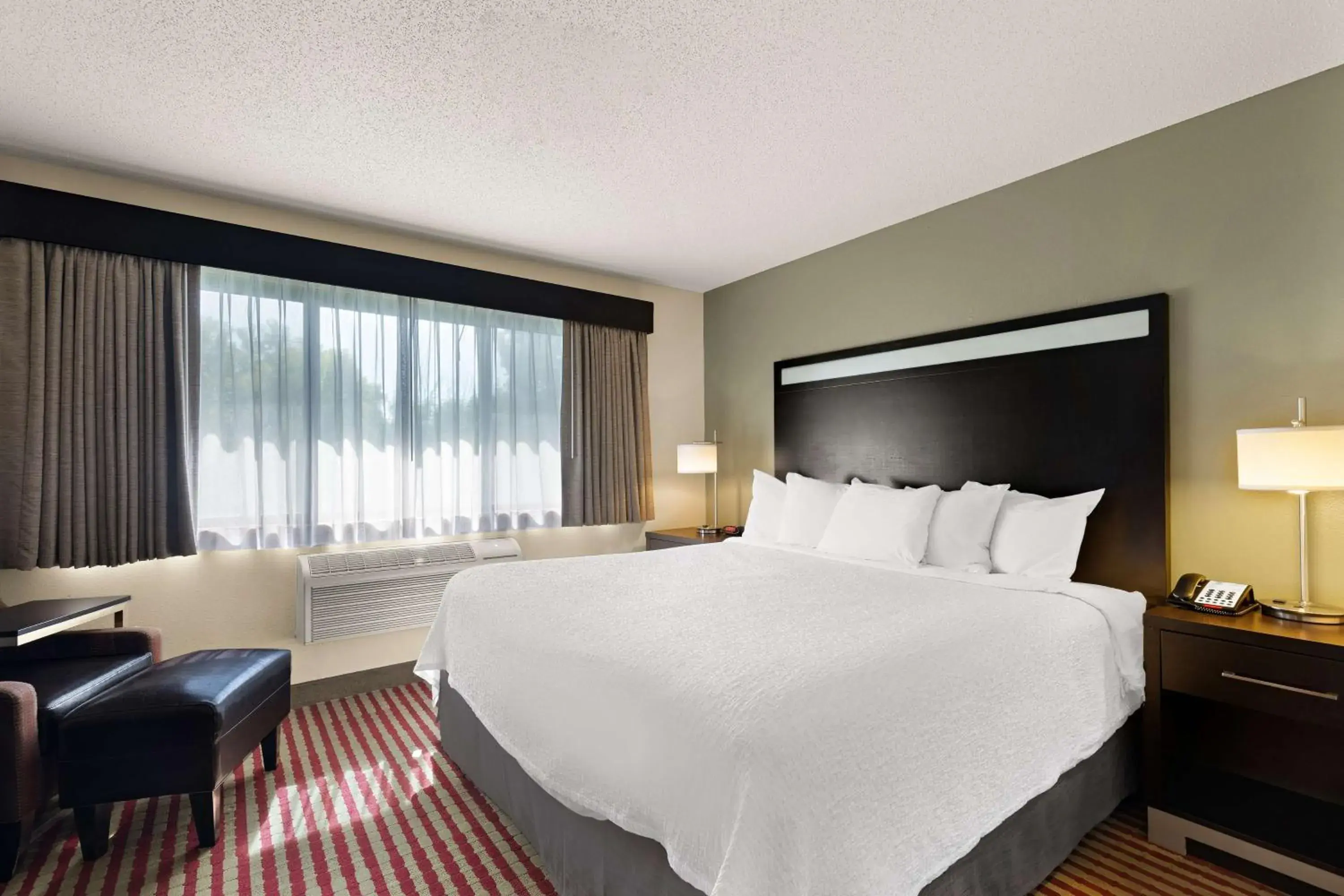 Bedroom, Bed in Best Western Germantown Inn Bedroom, Bed in Best Western Germantown Inn