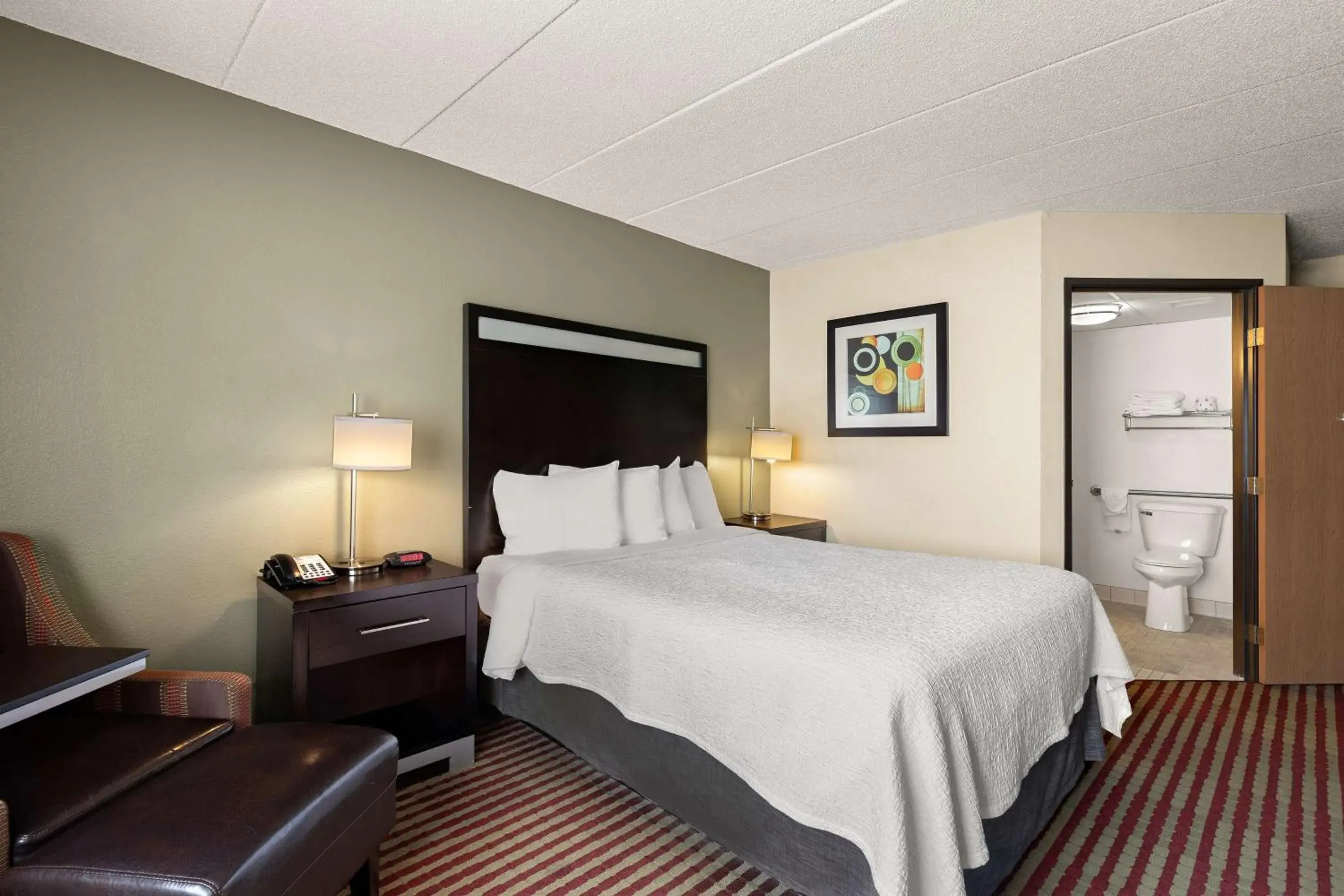 Bedroom, Bed in Best Western Germantown Inn Bedroom, Bed in Best Western Germantown Inn