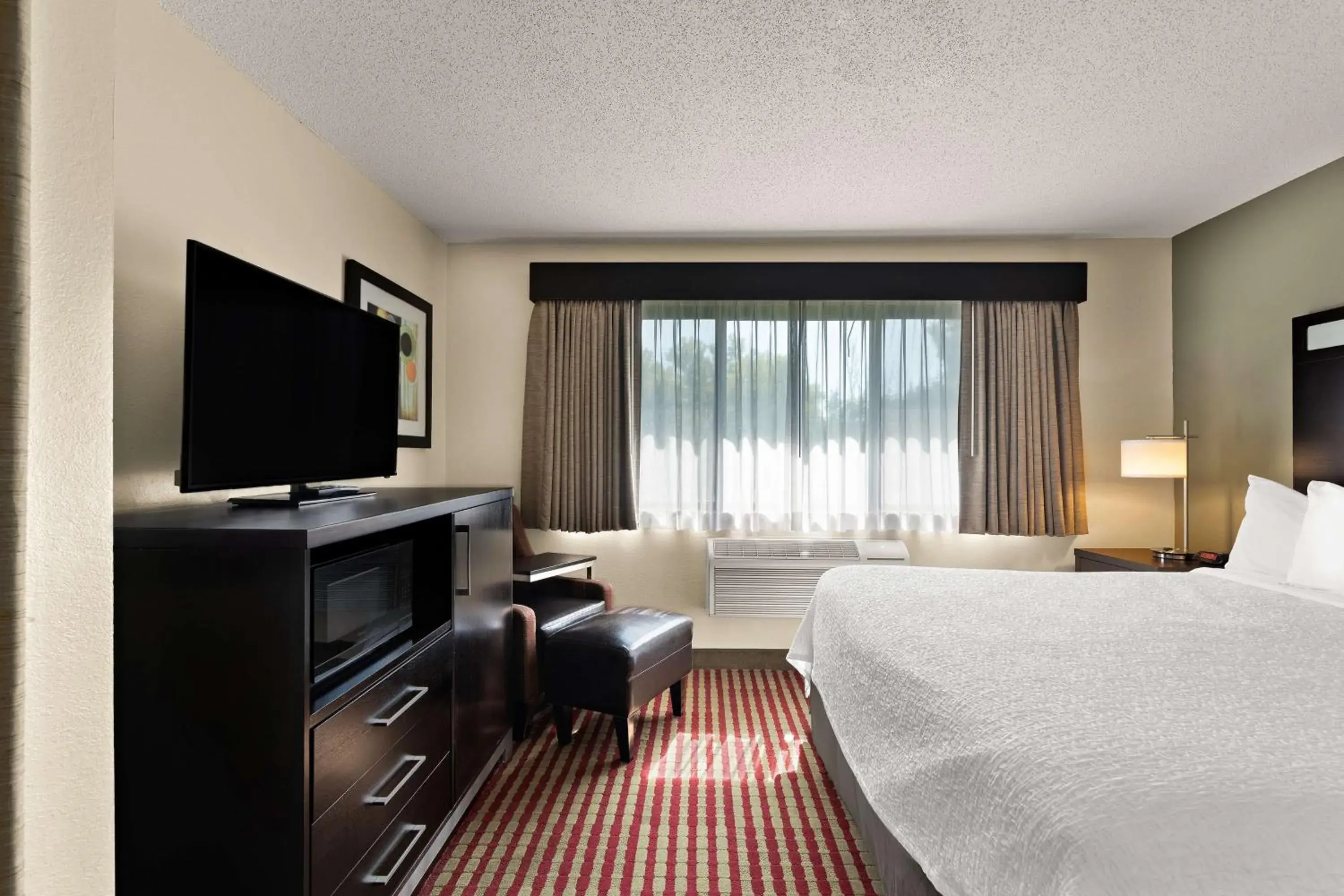 Bedroom, Bed in Best Western Germantown Inn Bedroom, Bed in Best Western Germantown Inn