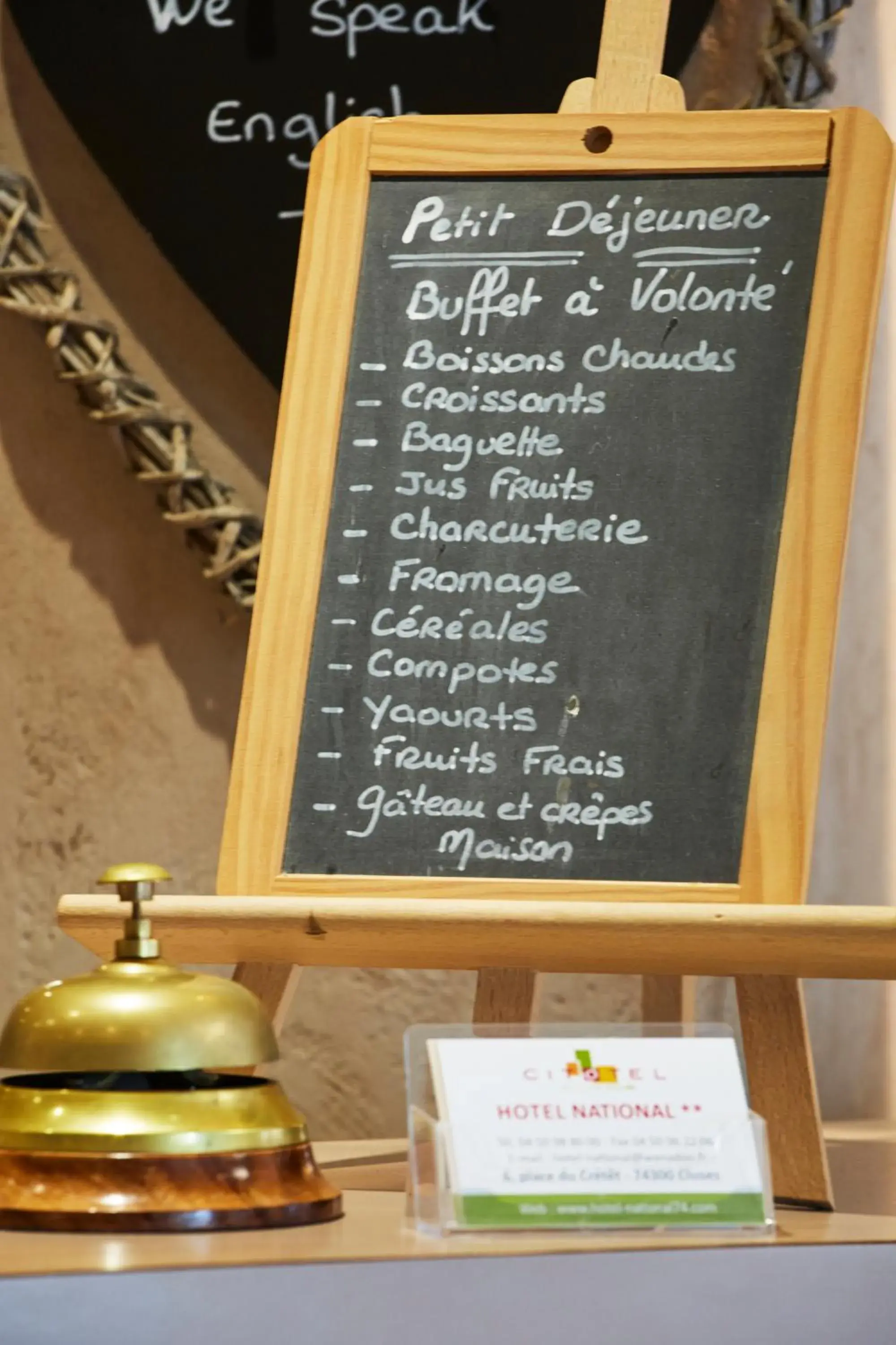 Continental breakfast in Cit'Hôtel Le National Continental breakfast in Cit'Hôtel Le National