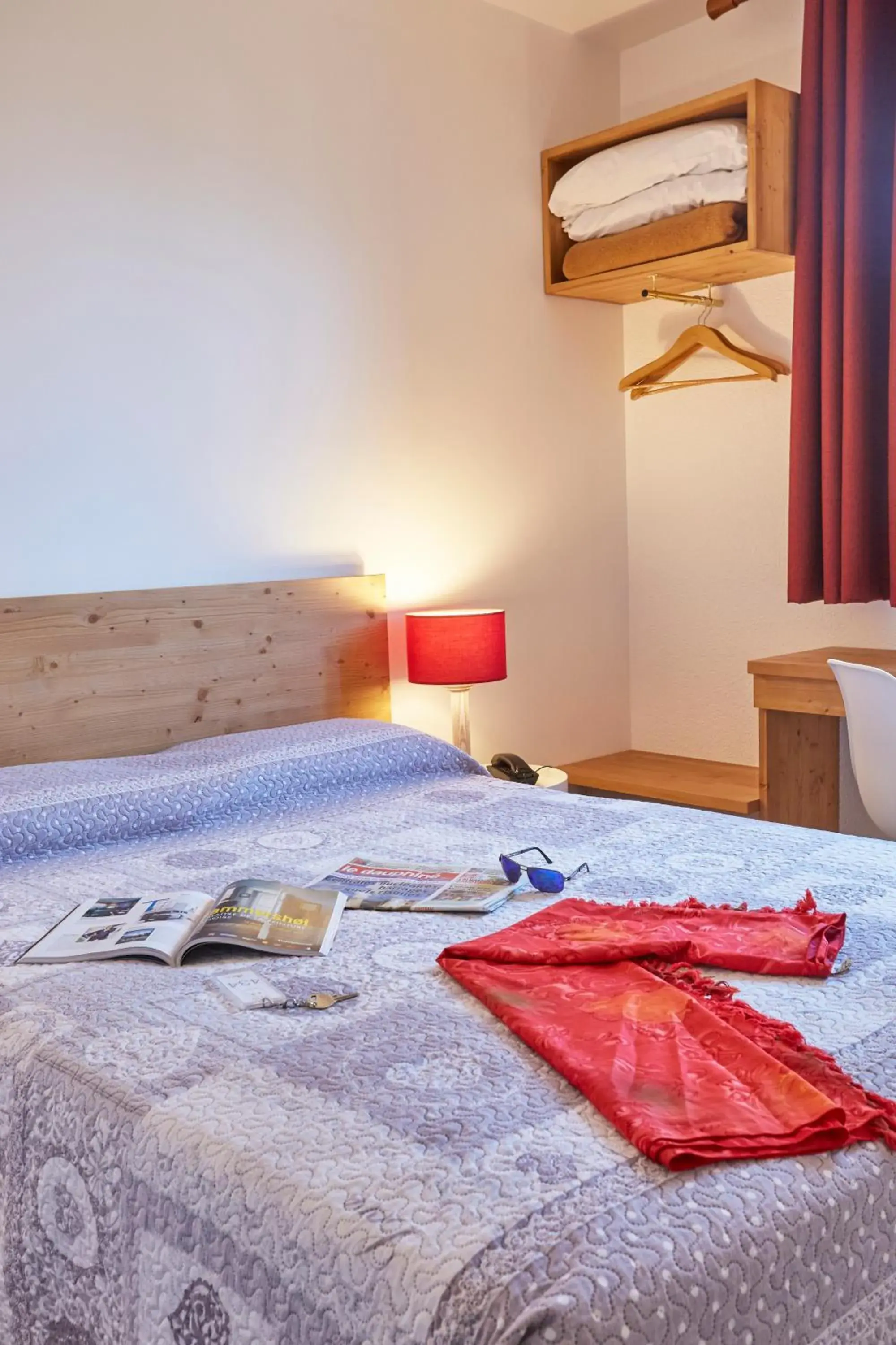 Bed in Cit'Hôtel Le National Bed in Cit'Hôtel Le National