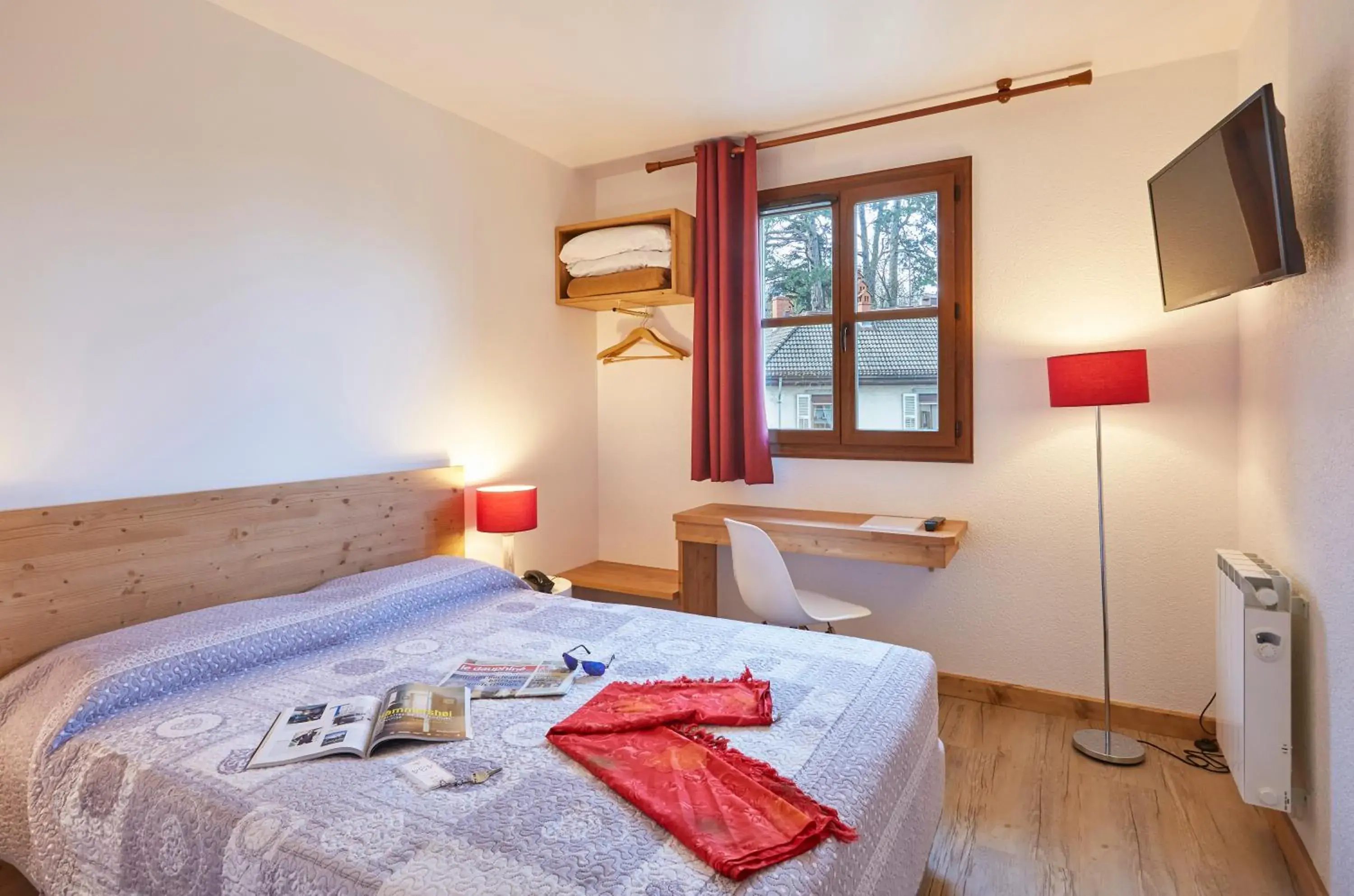 Bed in Cit'Hôtel Le National Bed in Cit'Hôtel Le National