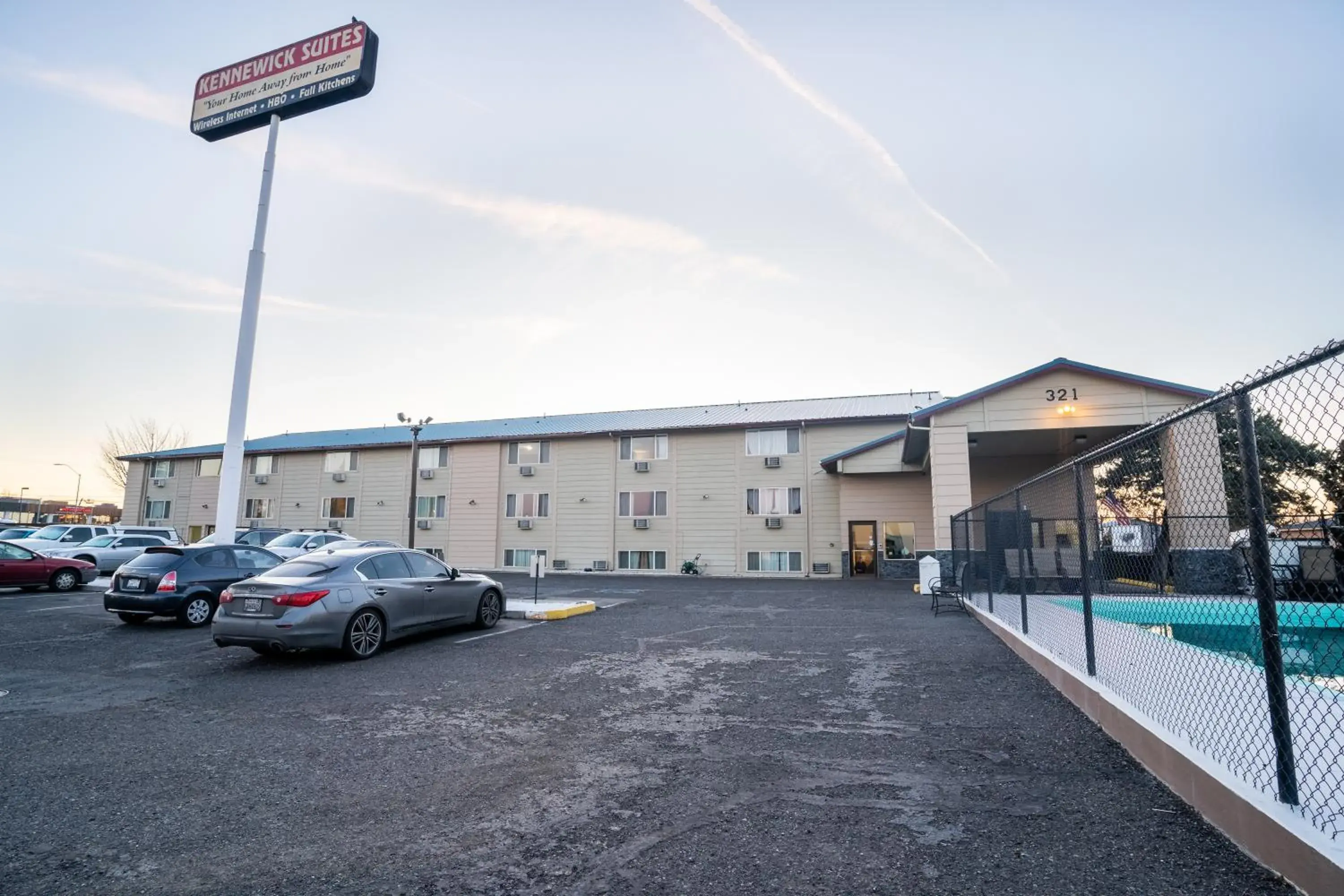 Property Building in Kennewick Suites