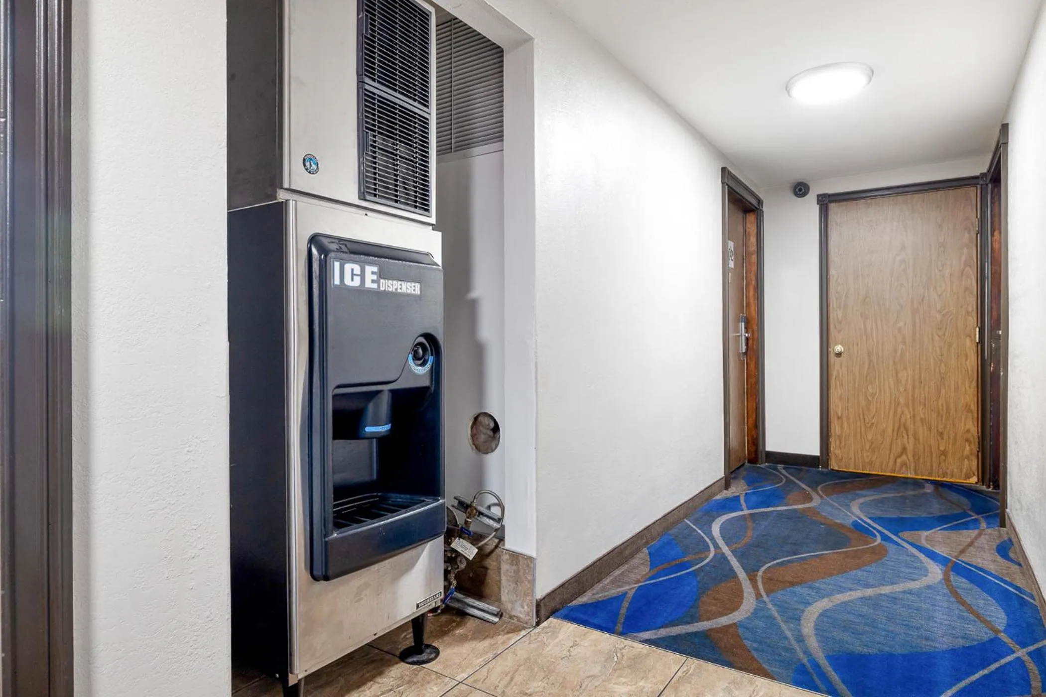 vending machine in Kennewick Inn & Suites Tri Cities