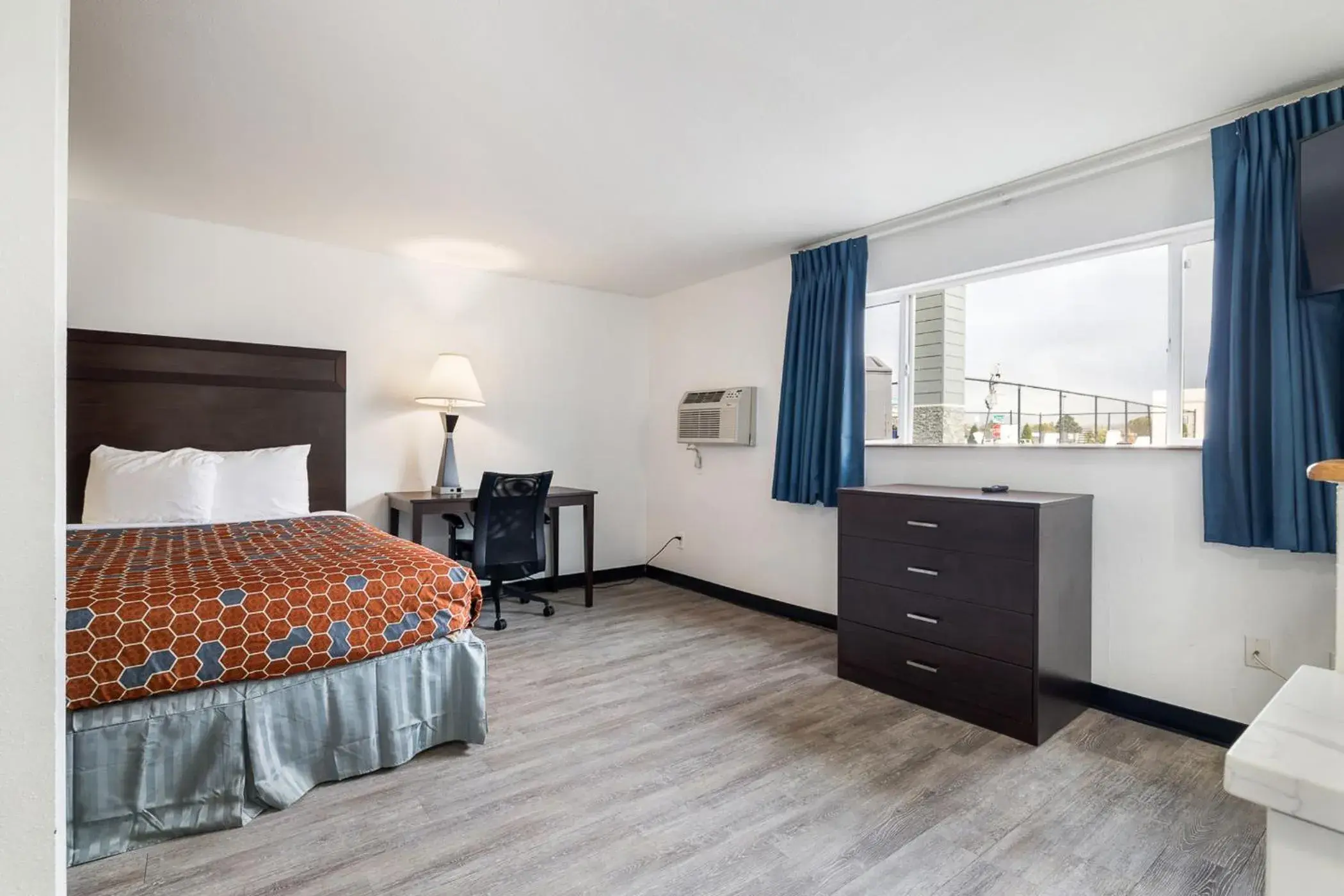 Bed in Kennewick Inn & Suites Tri Cities Bed in Kennewick Inn & Suites Tri Cities