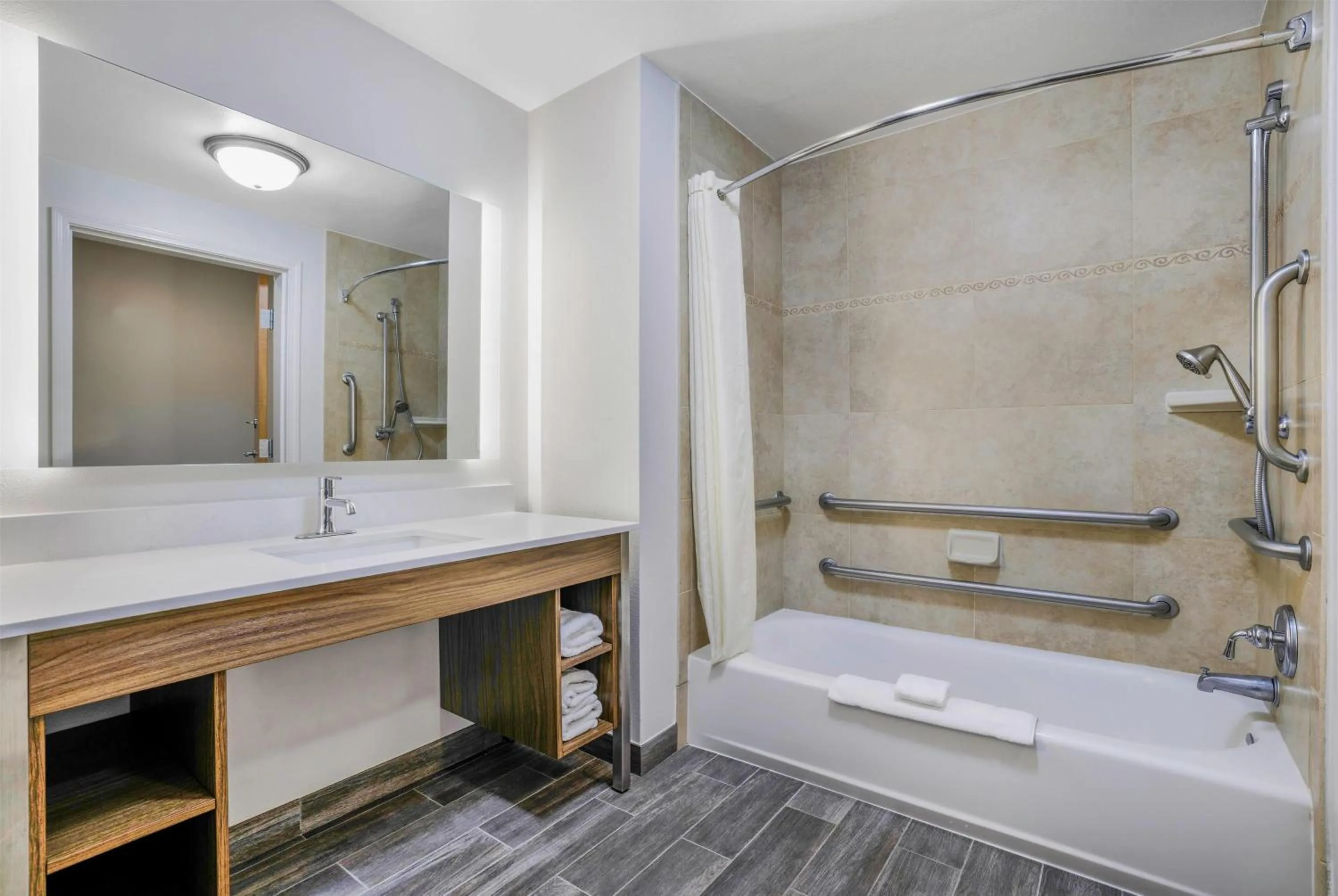 Bathroom in La Quinta by Wyndham Twin Falls