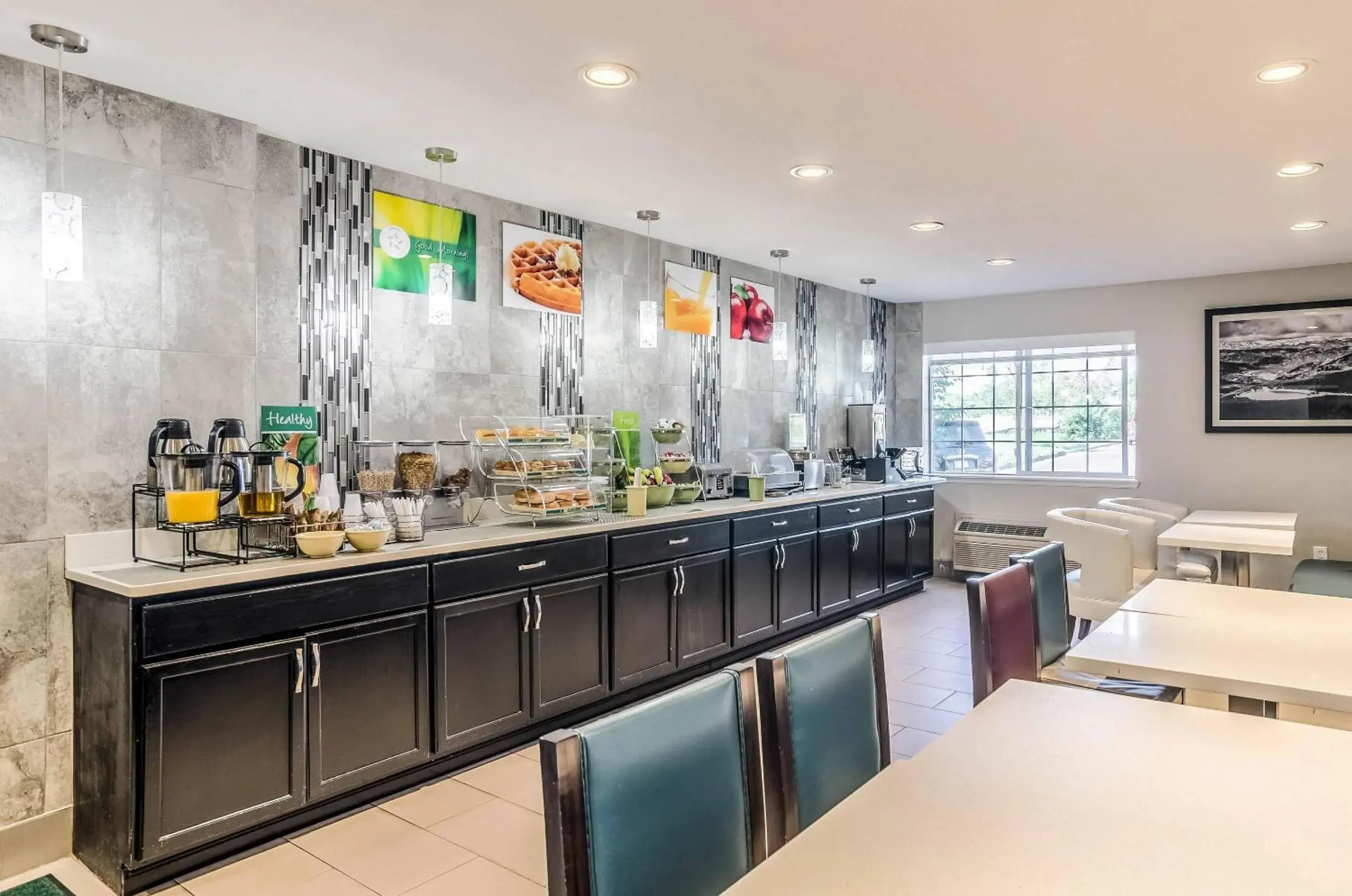 Breakfast in Quality Inn & Suites Westminster - Broomfield Breakfast in Quality Inn & Suites Westminster - Broomfield