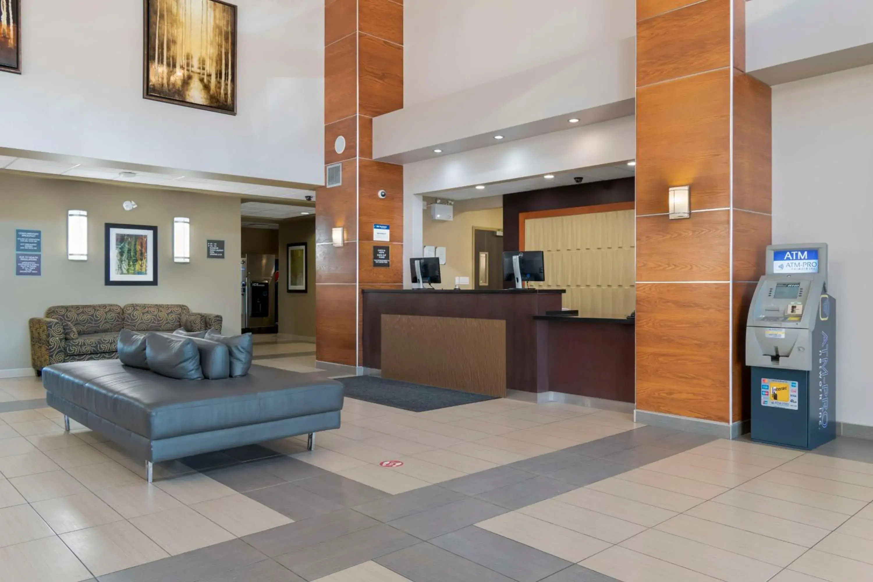 Lobby or reception in Best Western Plus Moose Jaw Lobby or reception in Best Western Plus Moose Jaw
