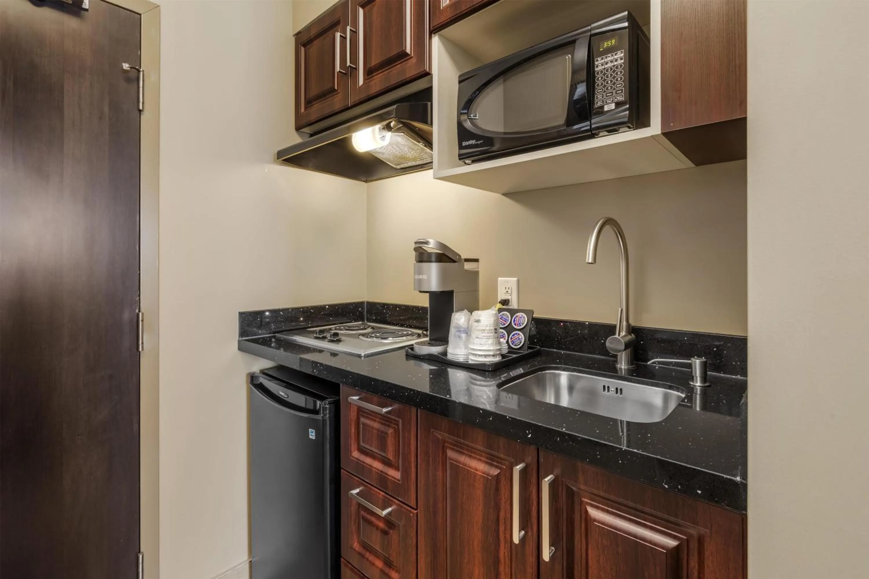 Bedroom in Best Western Plus Moose Jaw