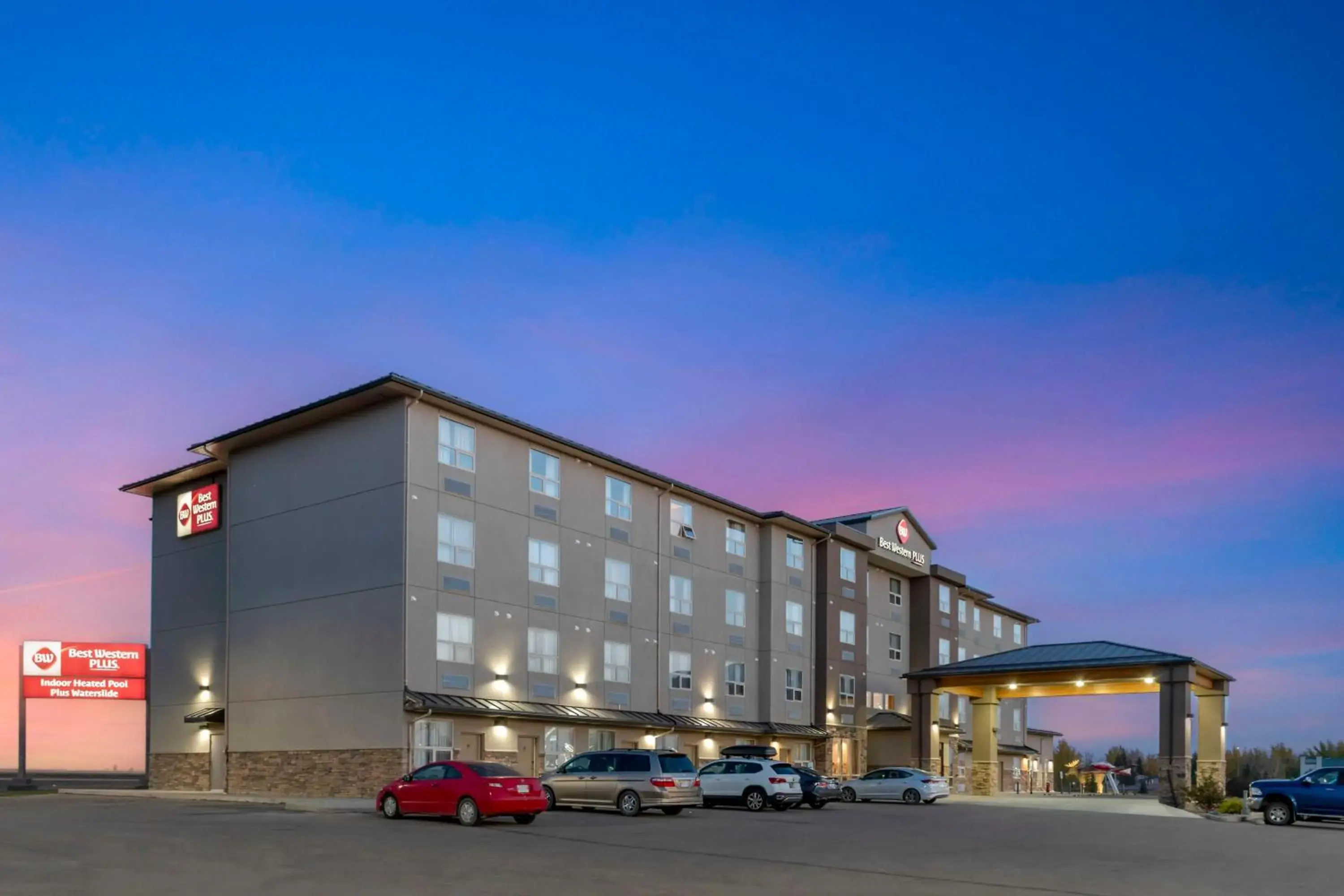 Property building in Best Western Plus Moose Jaw Property building in Best Western Plus Moose Jaw