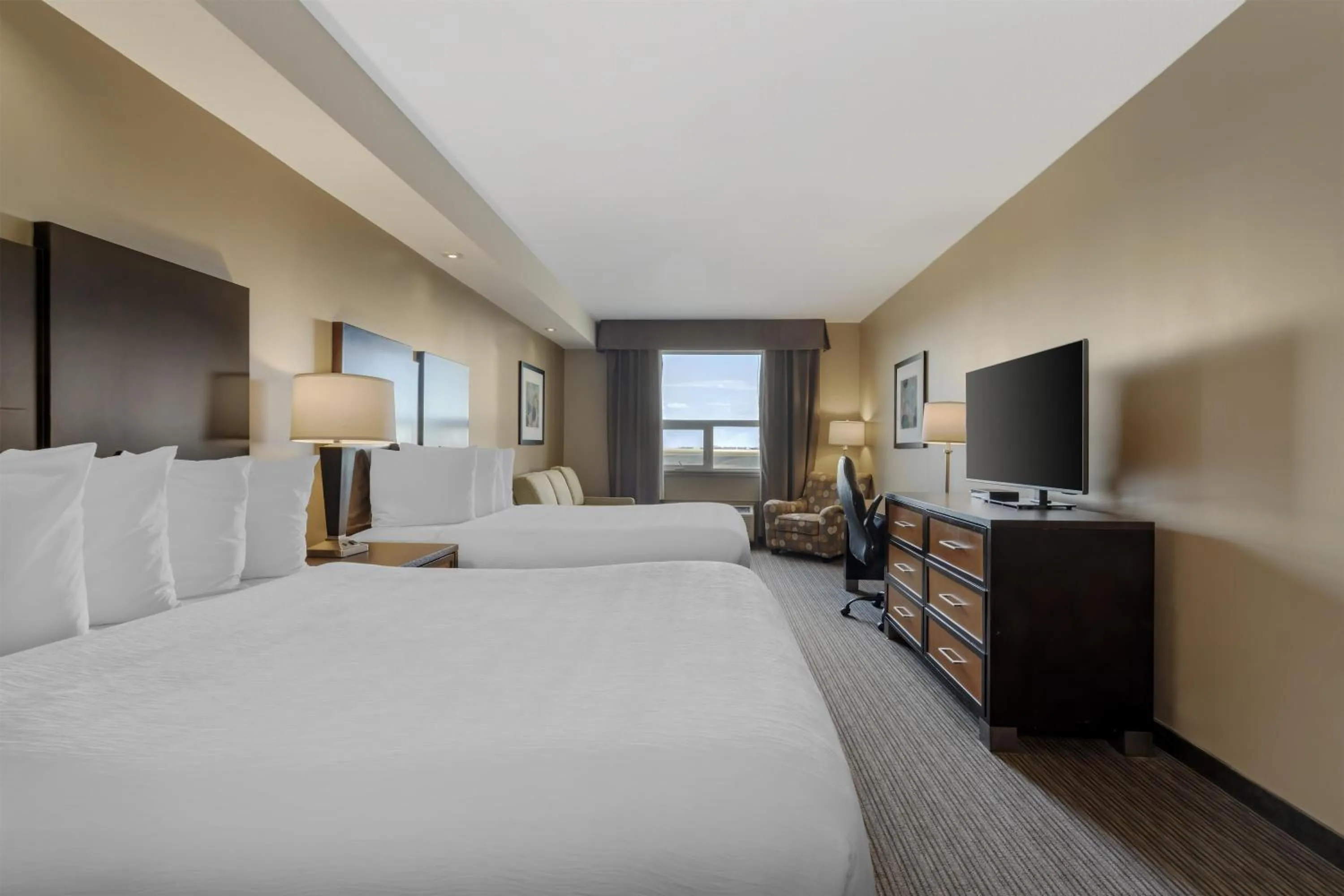 Bedroom, Bed in Best Western Plus Moose Jaw