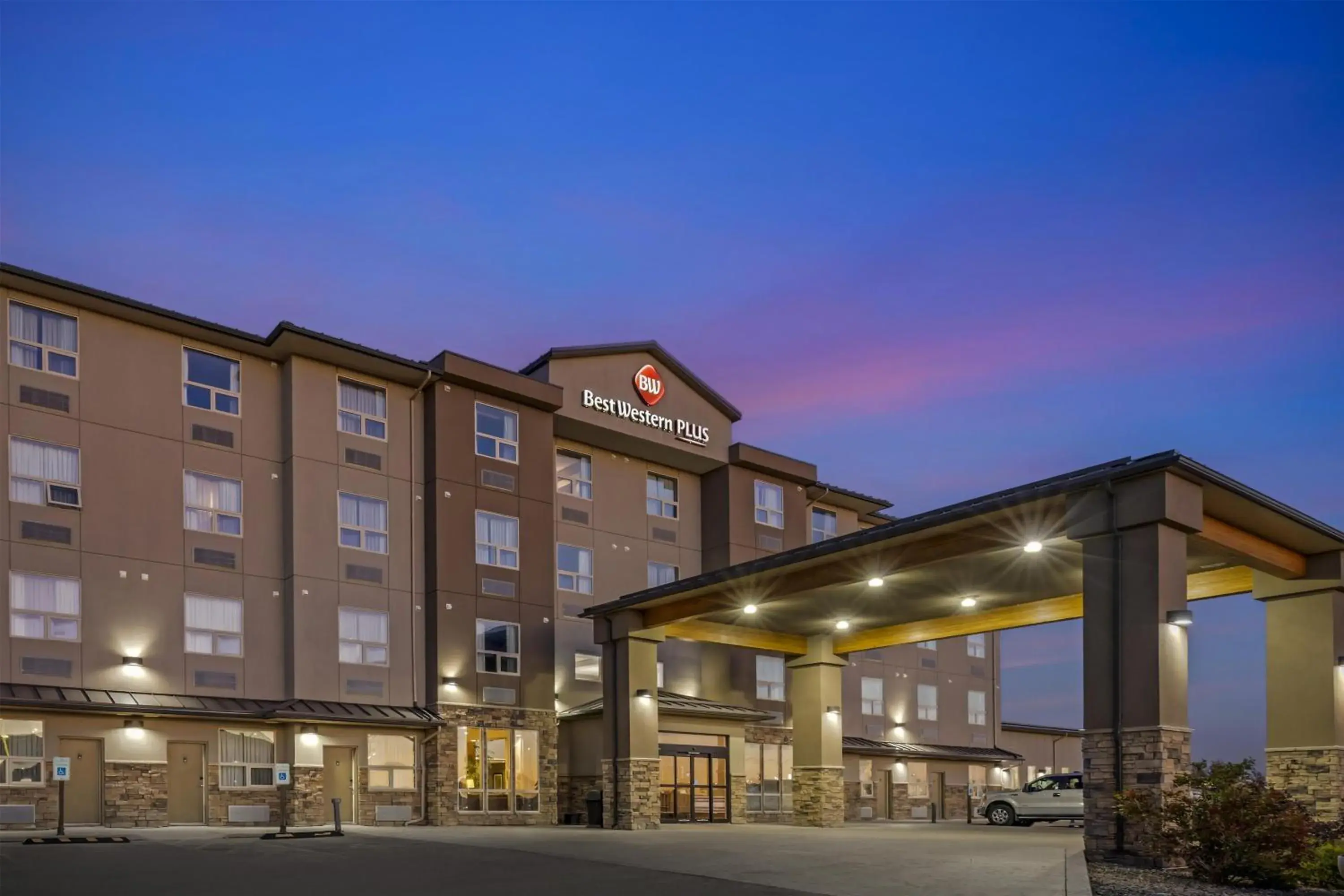 Property building in Best Western Plus Moose Jaw Property building in Best Western Plus Moose Jaw