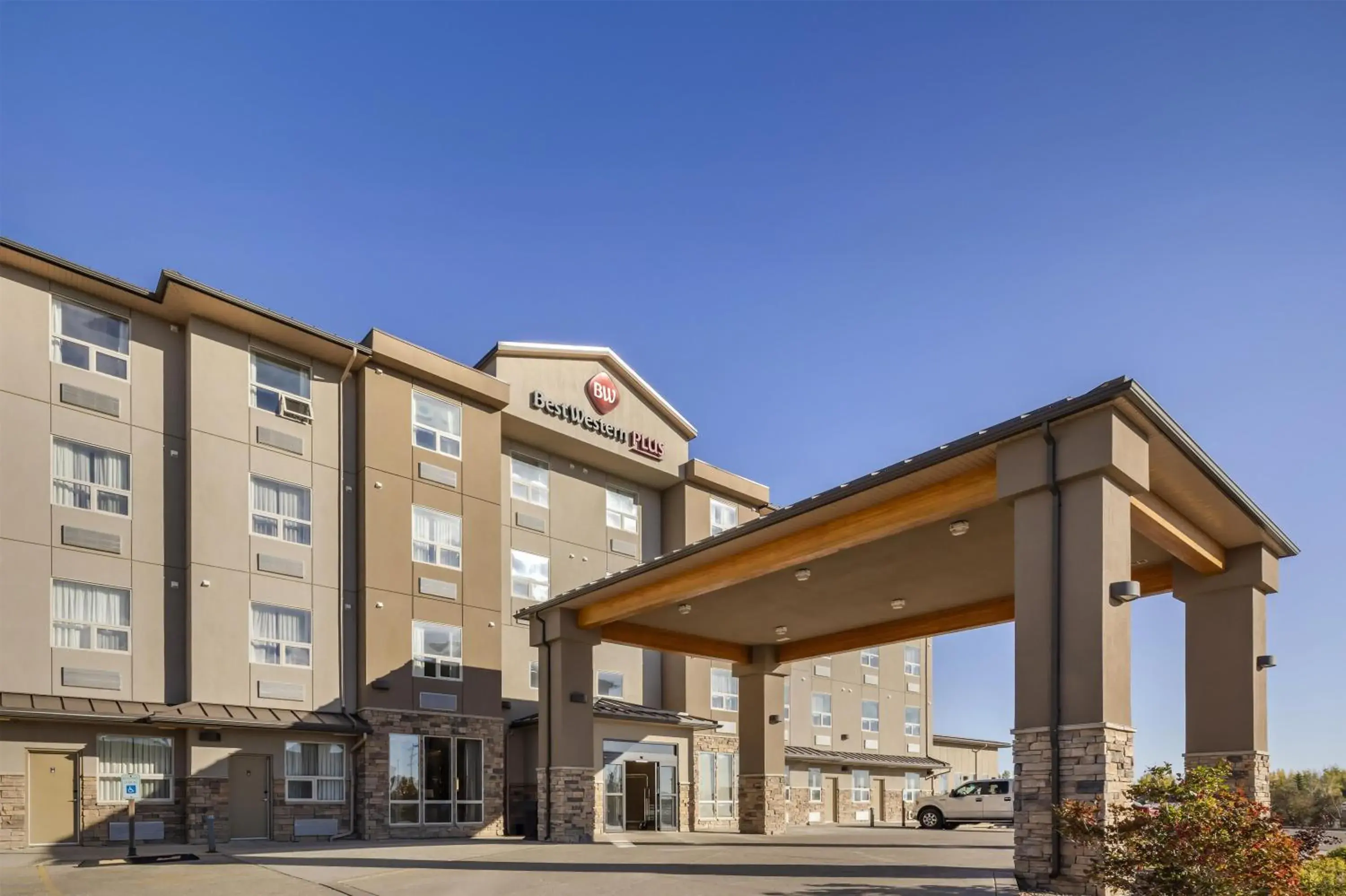 Property building in Best Western Plus Moose Jaw Property building in Best Western Plus Moose Jaw