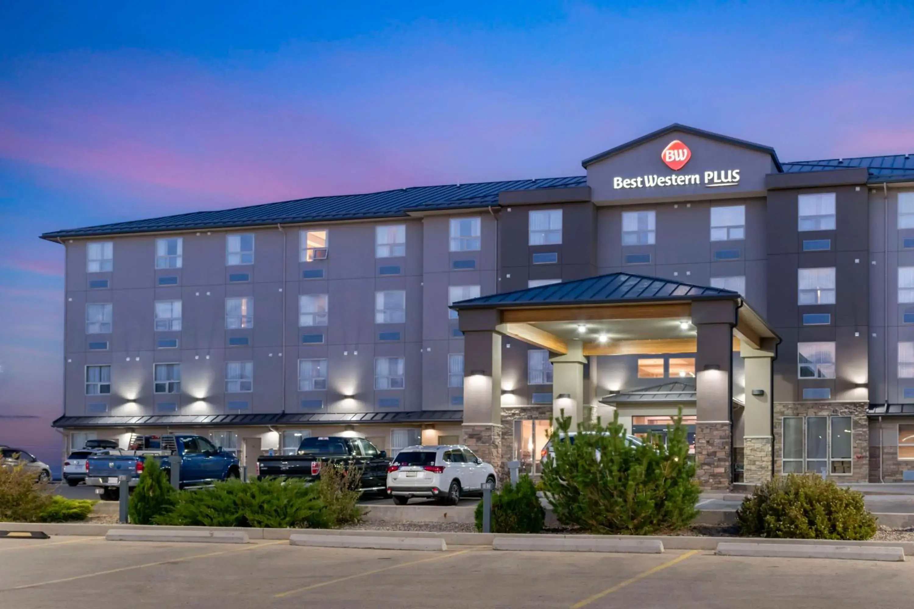 Property building in Best Western Plus Moose Jaw Property building in Best Western Plus Moose Jaw