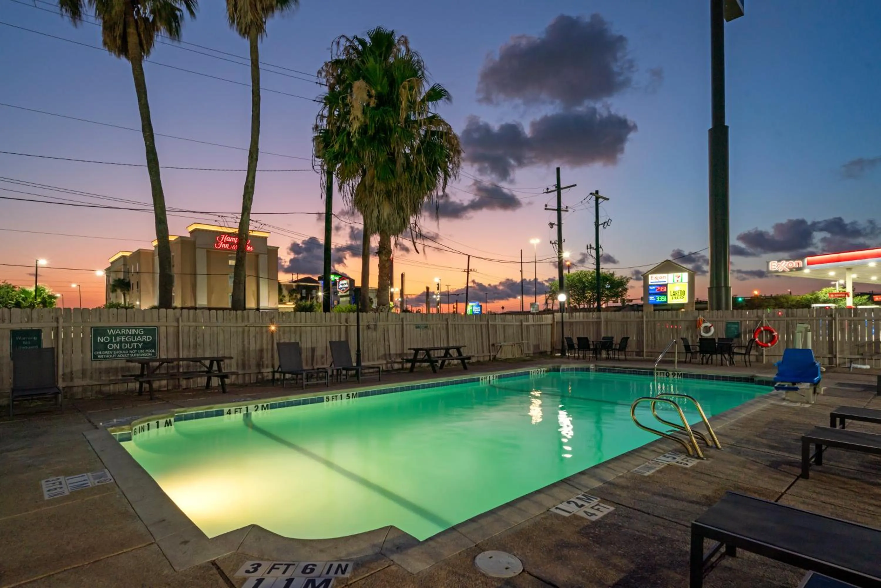 Swimming pool in La Quinta Inn by Wyndham Corpus Christi North
