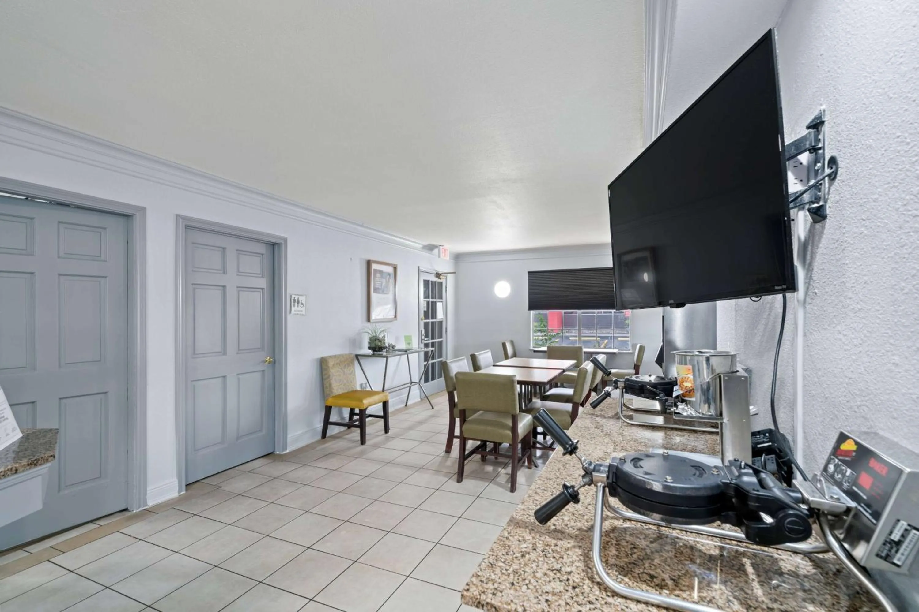 Breakfast in La Quinta Inn by Wyndham Corpus Christi North