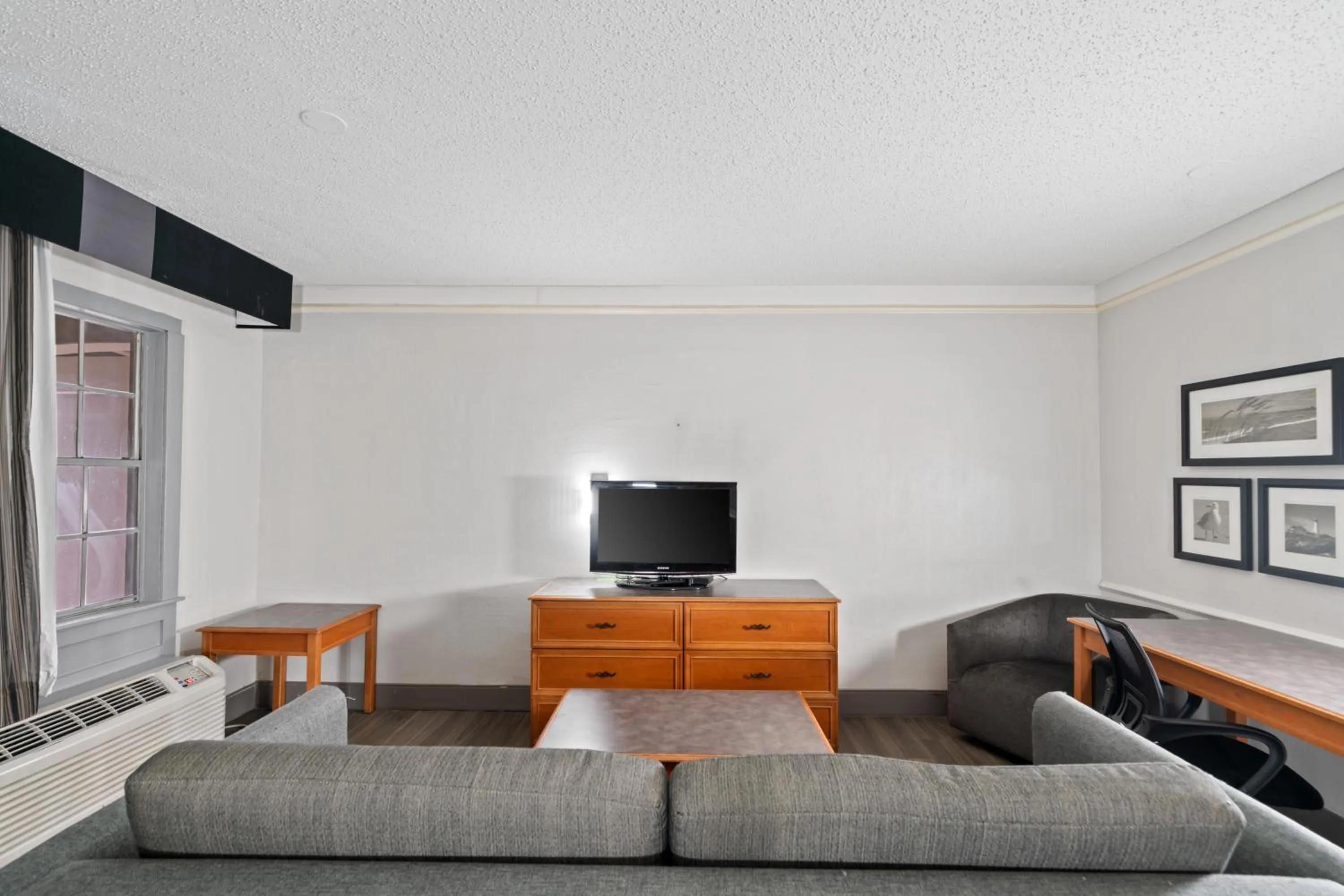 Living room in La Quinta Inn by Wyndham Corpus Christi North