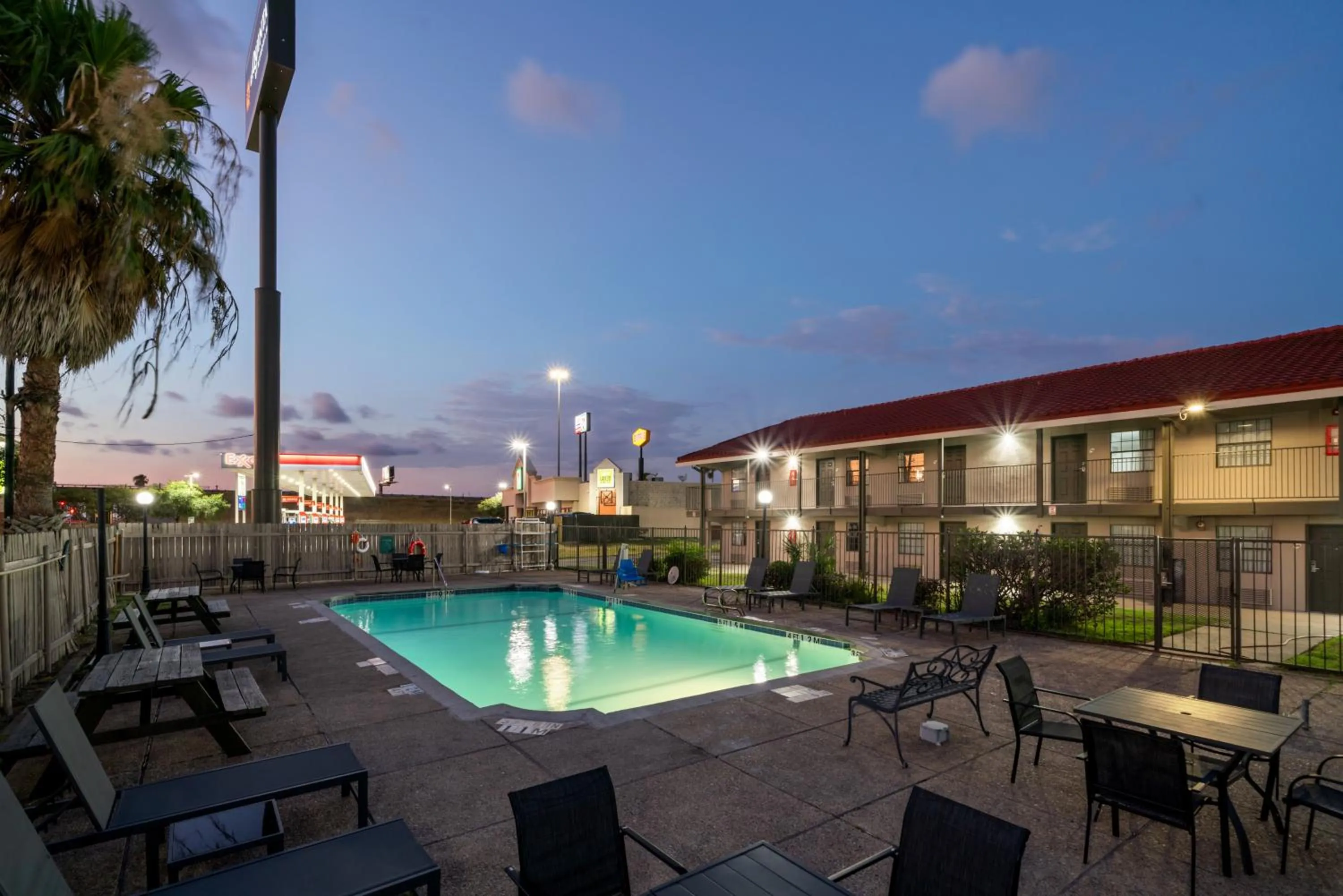 Swimming pool in La Quinta Inn by Wyndham Corpus Christi North