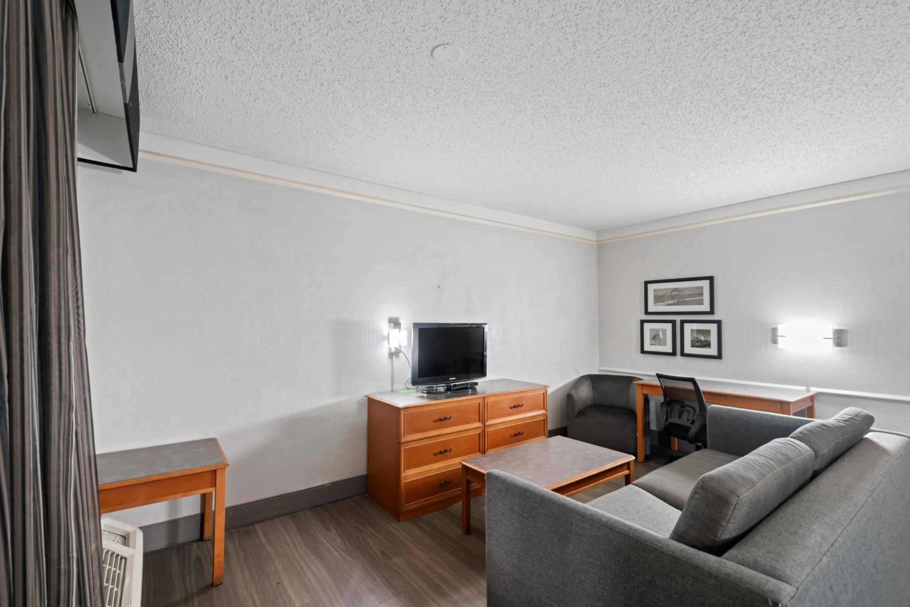 Living room in La Quinta Inn by Wyndham Corpus Christi North