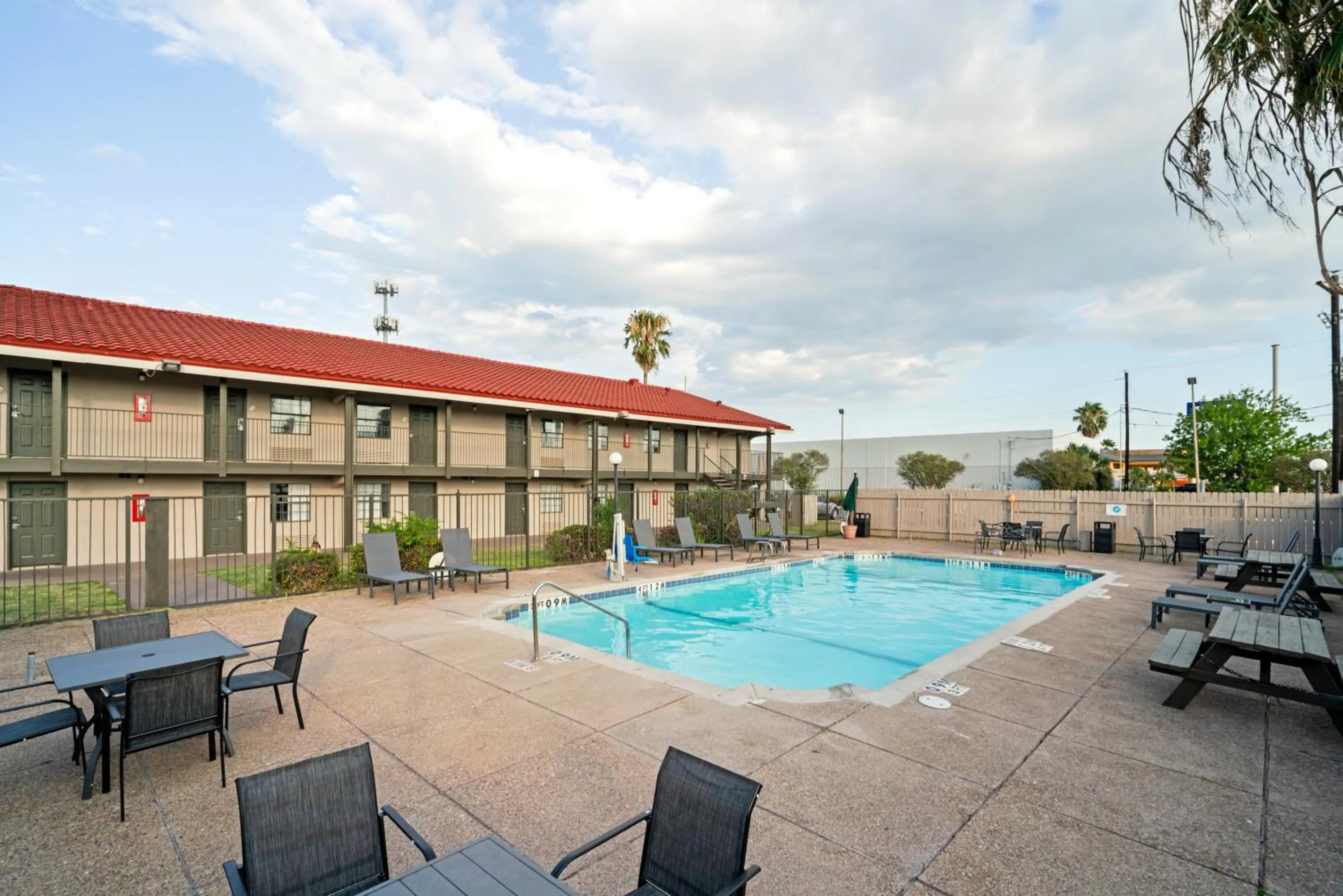 Swimming pool in La Quinta Inn by Wyndham Corpus Christi North