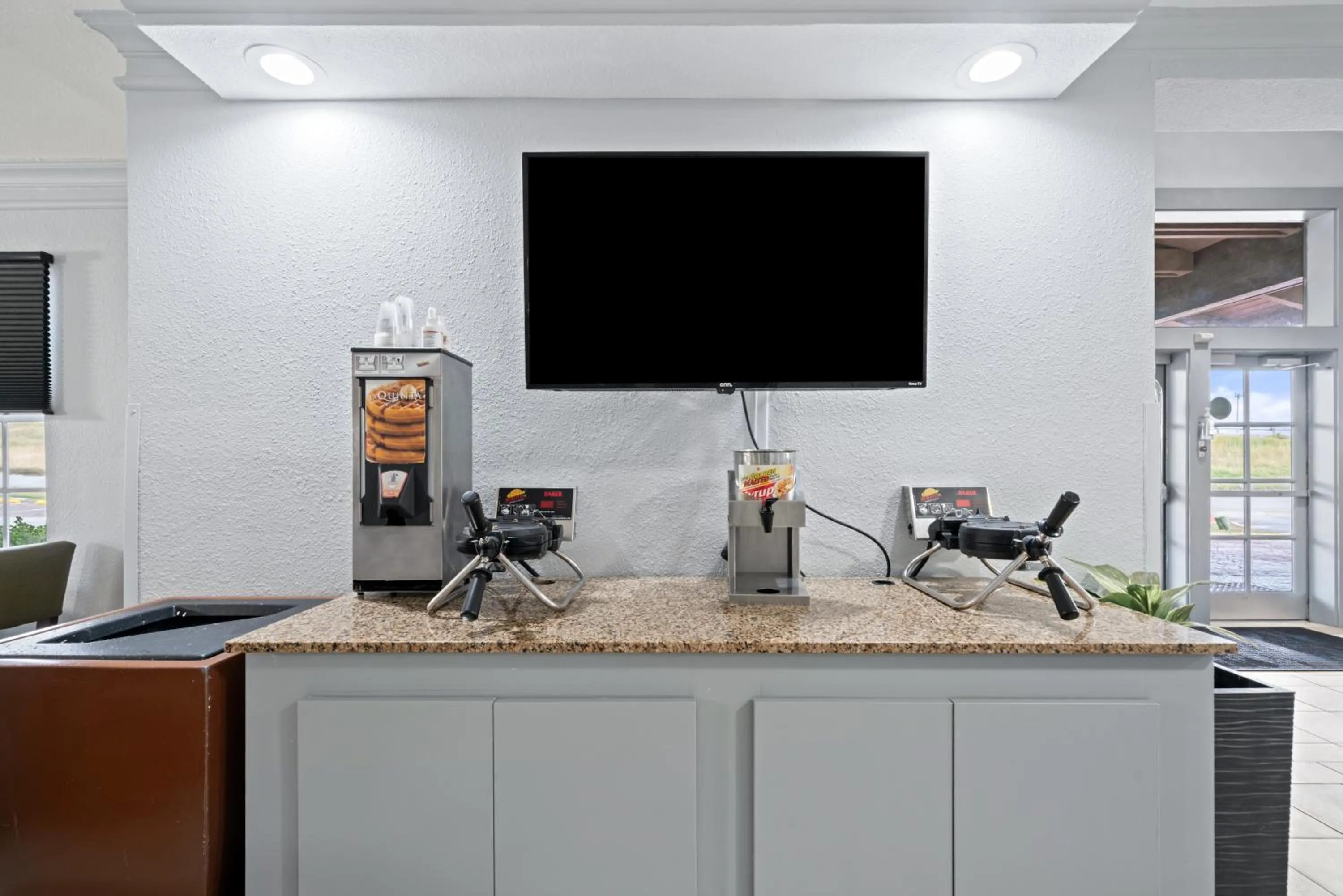 Lobby or reception in La Quinta Inn by Wyndham Corpus Christi North