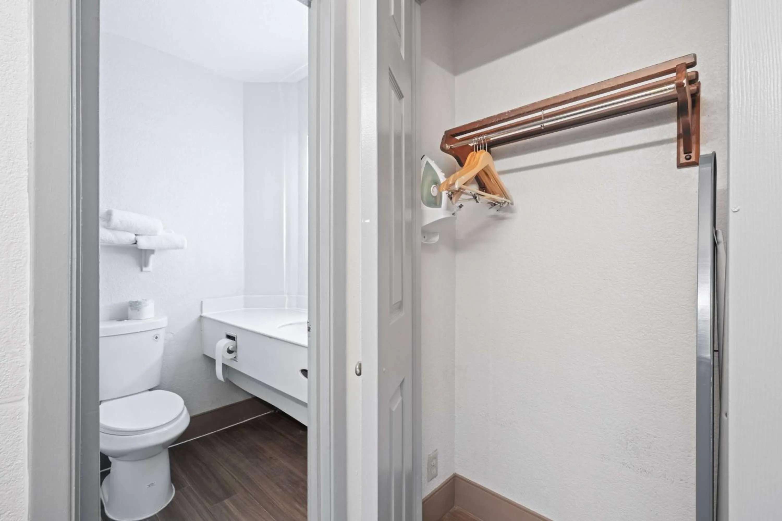 Bathroom in La Quinta Inn by Wyndham Corpus Christi North