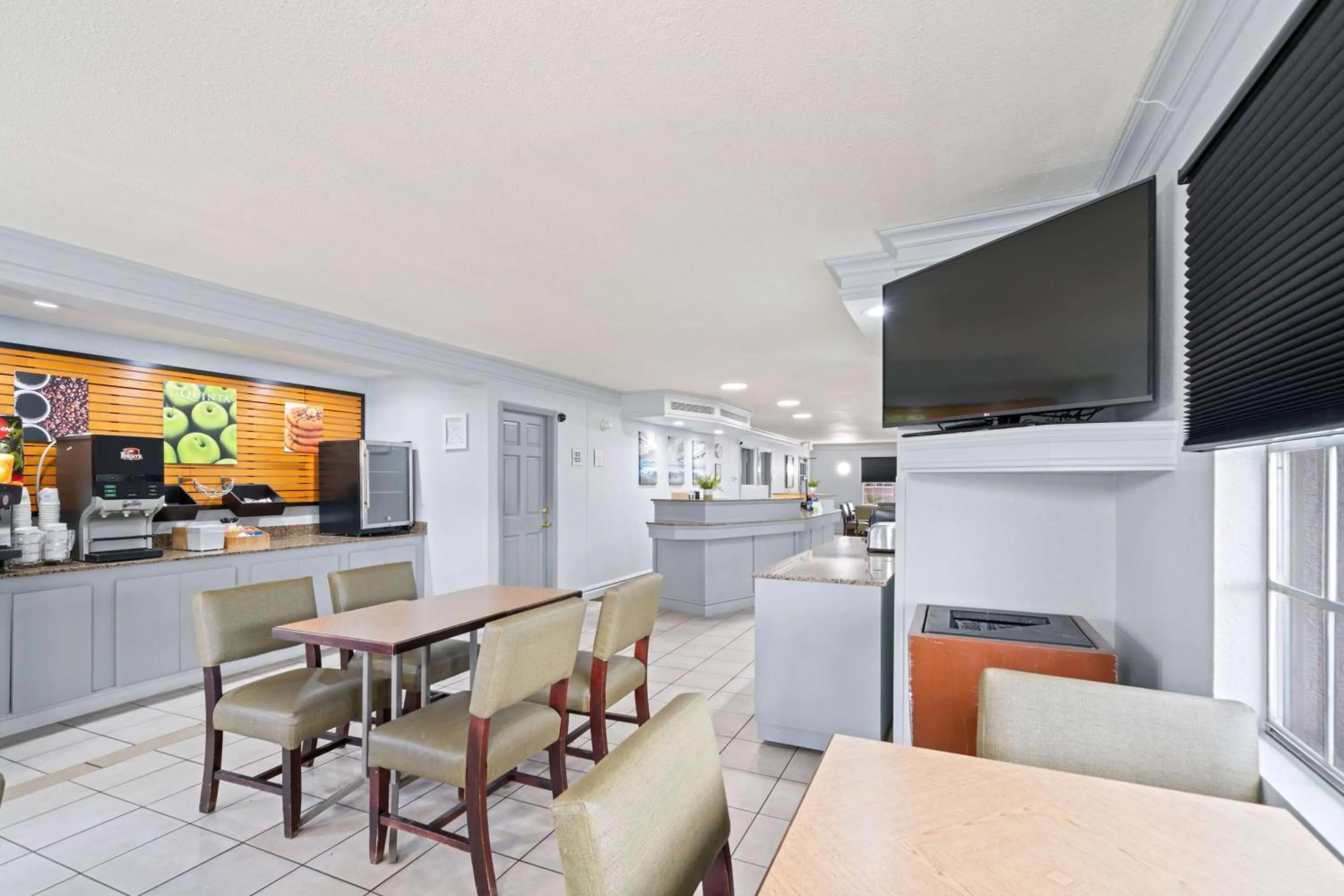 Breakfast in La Quinta Inn by Wyndham Corpus Christi North