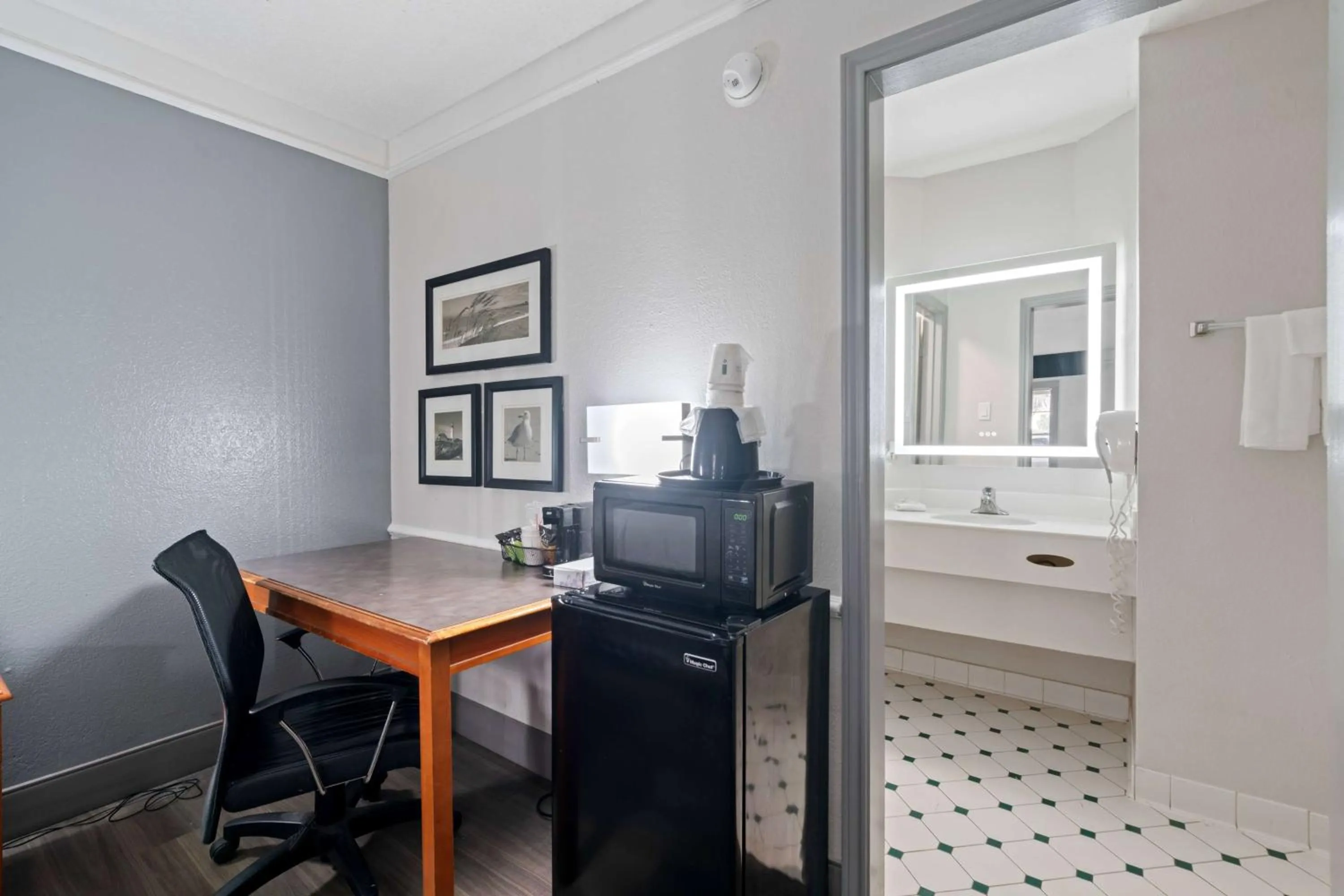 Photo of the whole room in La Quinta Inn by Wyndham Corpus Christi North