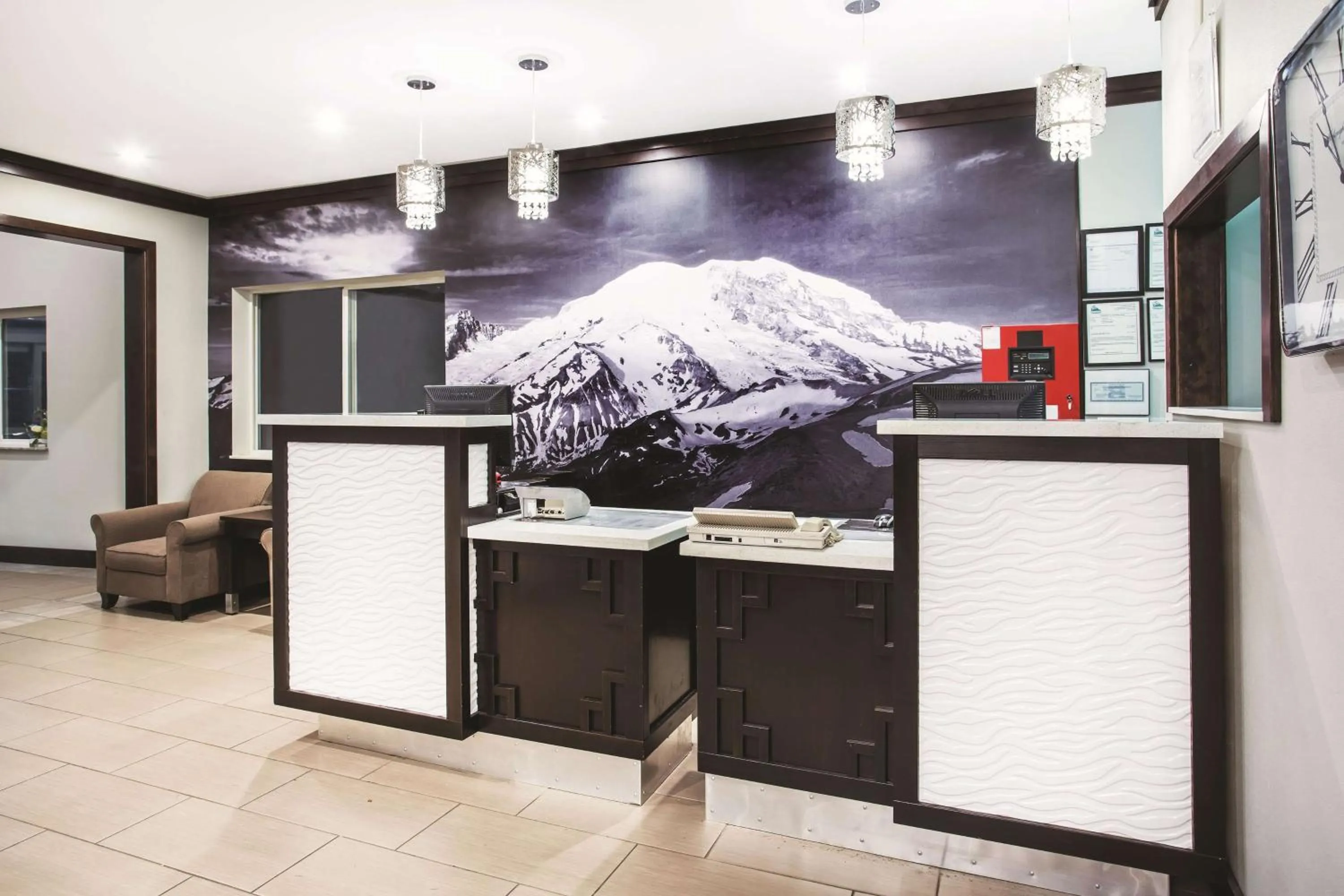 Lobby or reception in La Quinta Inn by Wyndham Olympia - Lacey