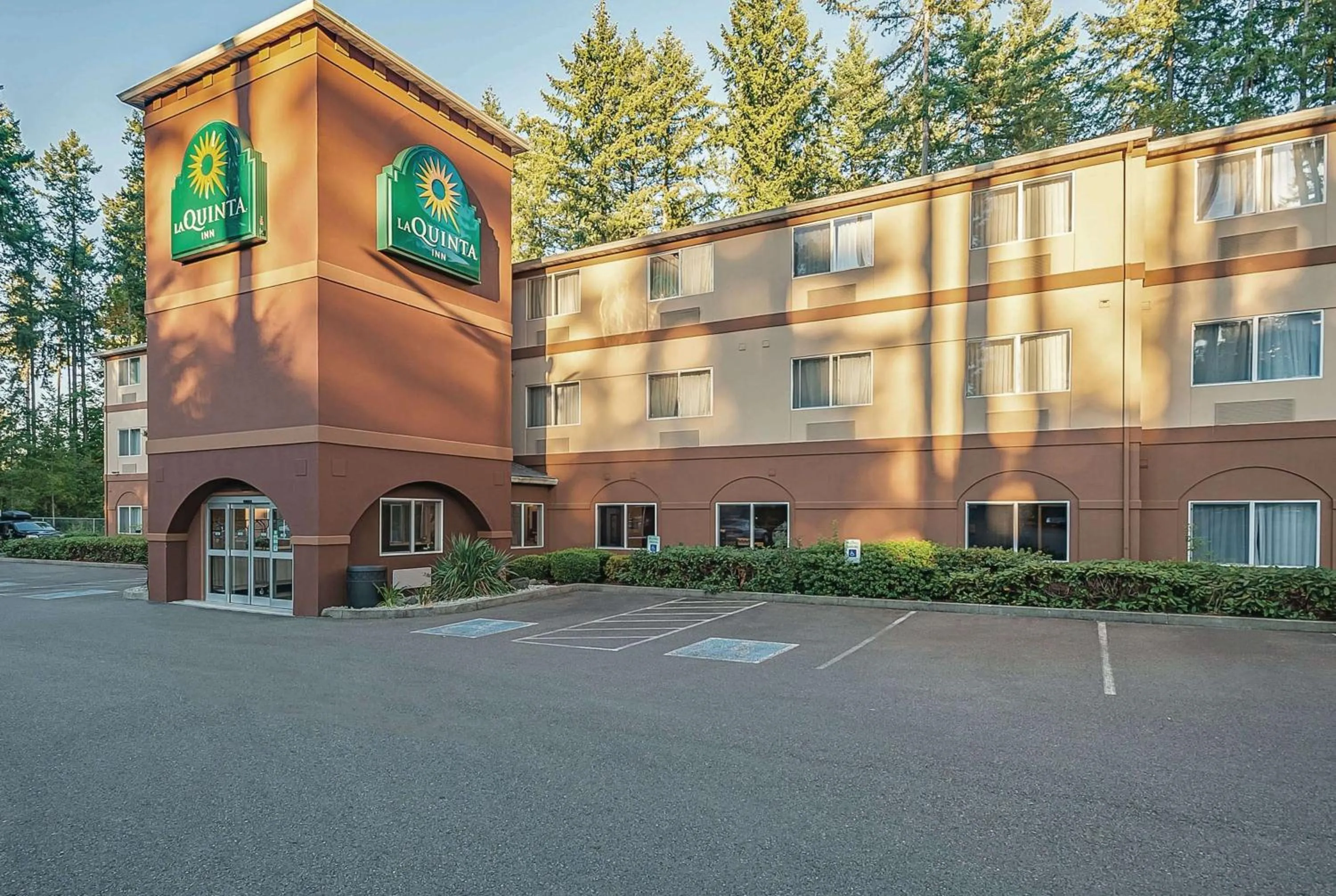 Property building in La Quinta Inn by Wyndham Olympia - Lacey