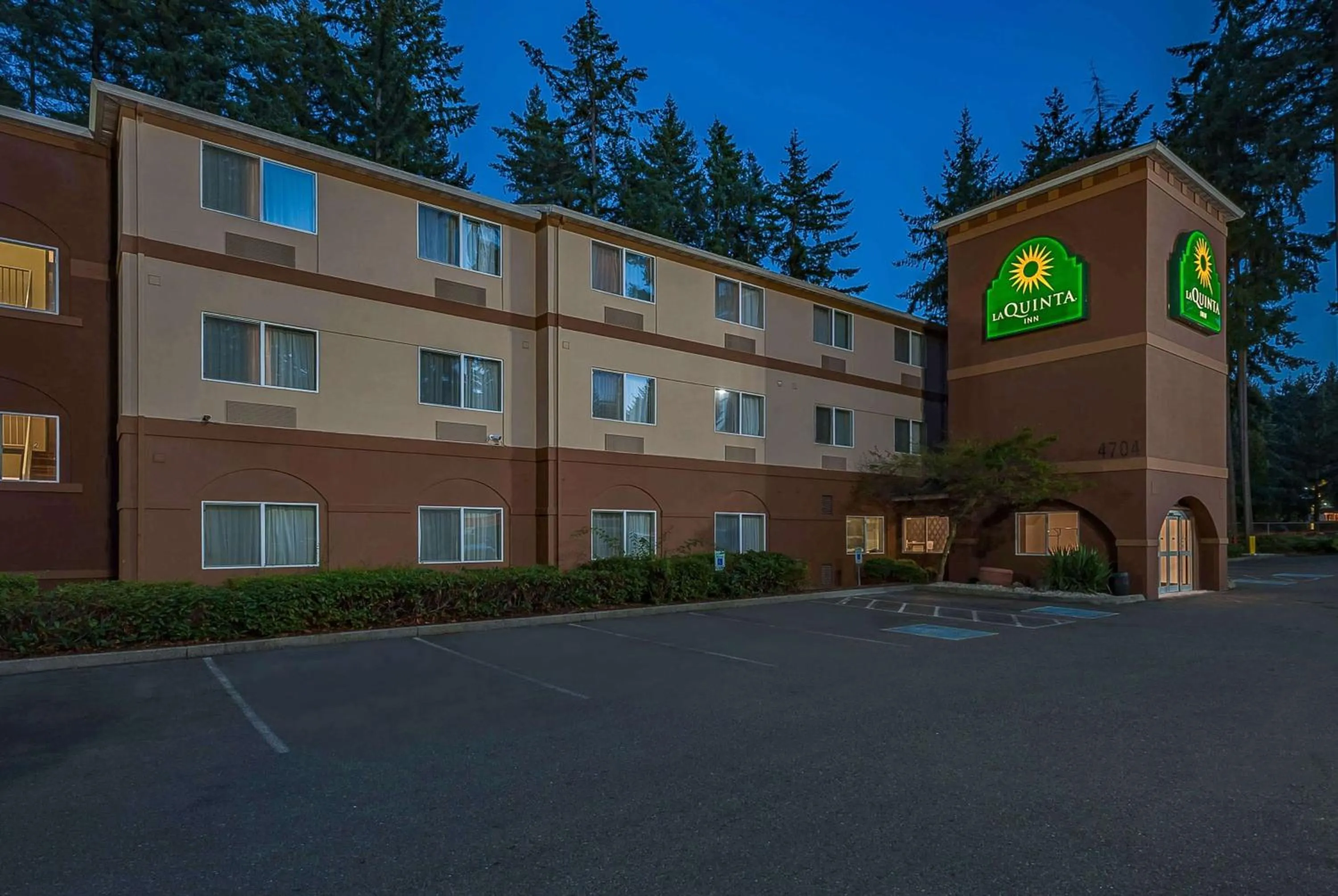 Property building in La Quinta Inn by Wyndham Olympia - Lacey